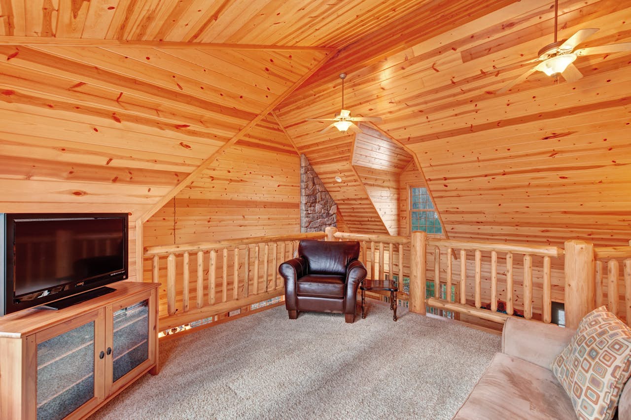 Kingfisher Cove Cabin 28 3 BD Vacation Rental in Saugatuck, MI Vacasa