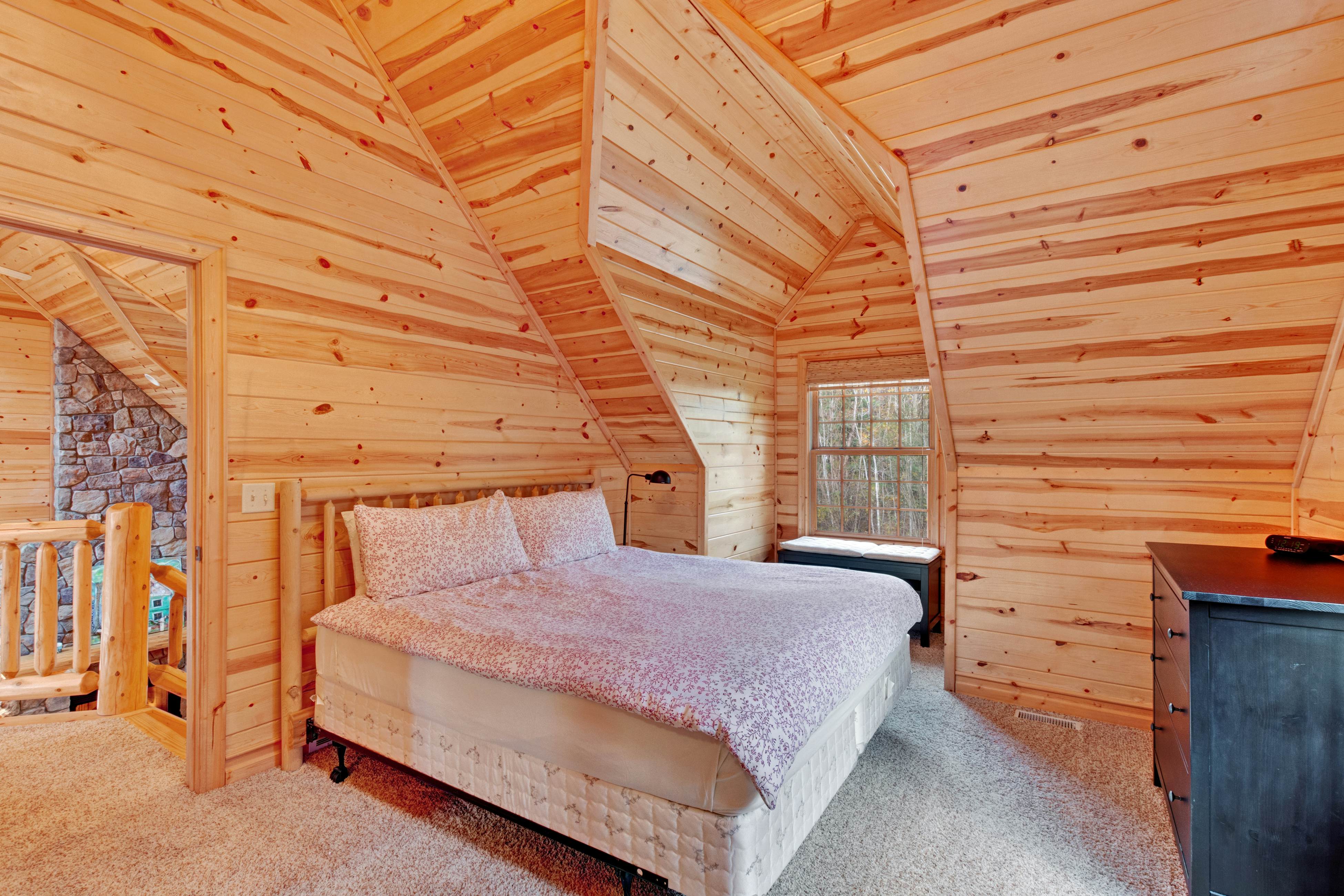 Kingfisher Cove Cabin 28