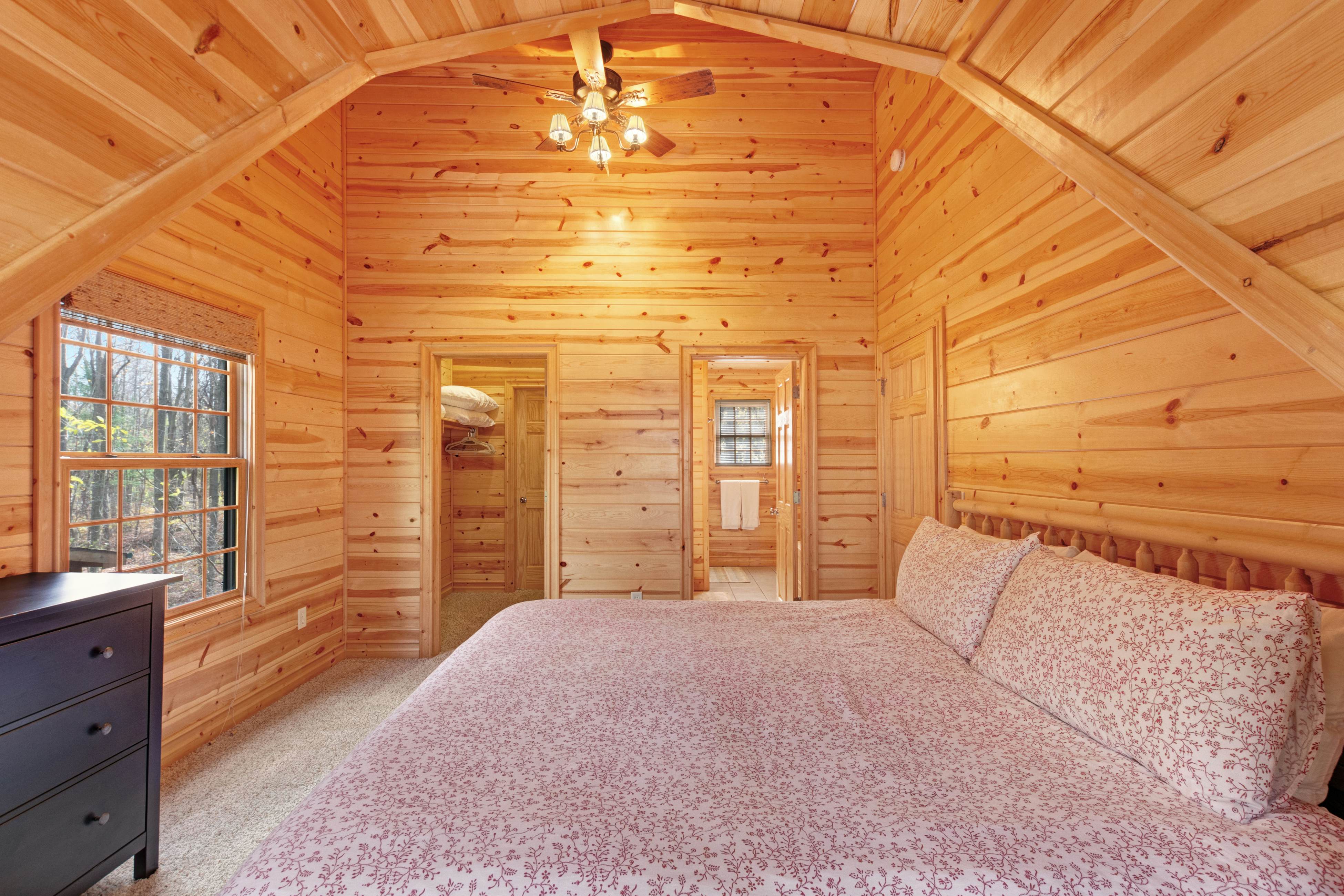 Kingfisher Cove Cabin 28