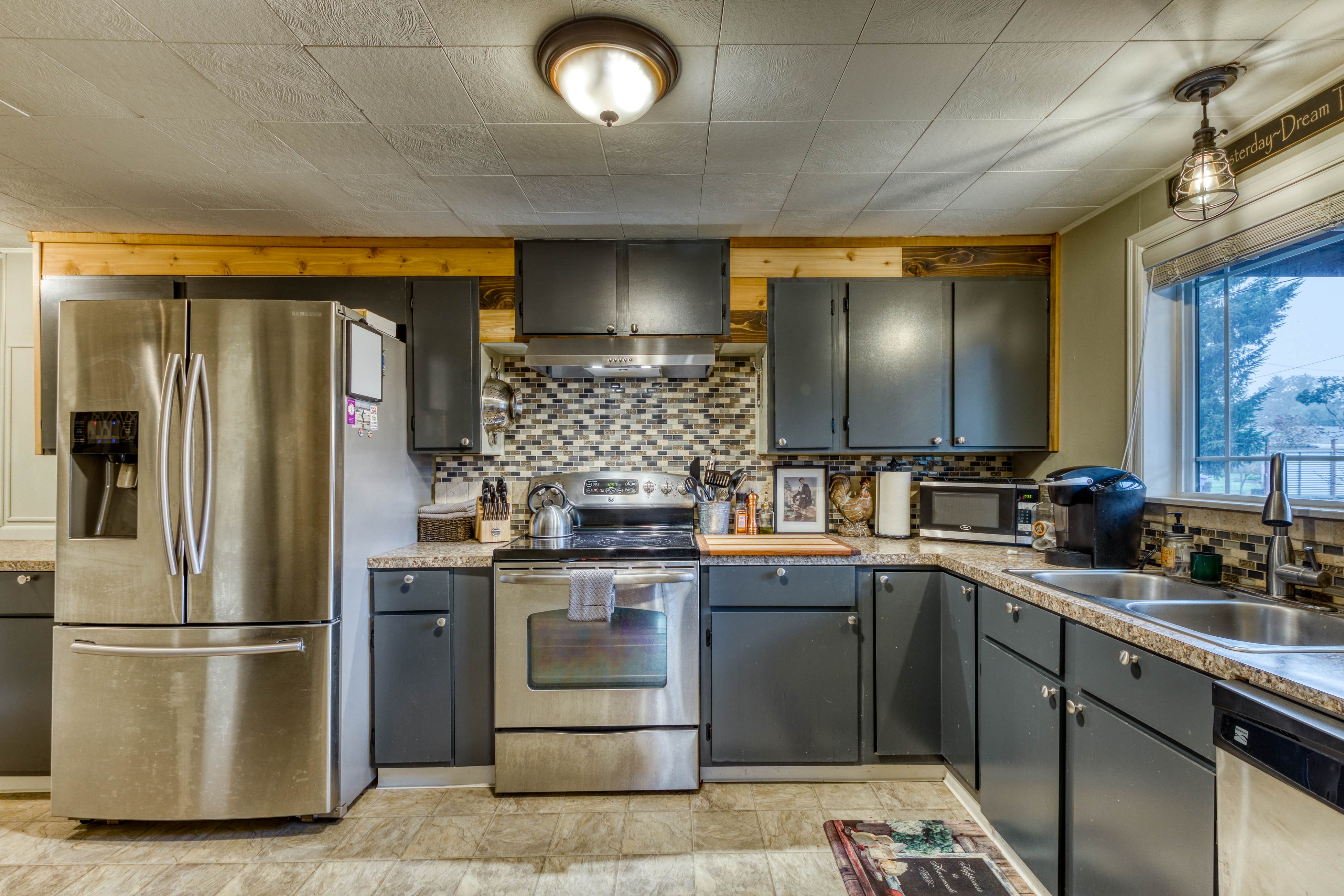 Cozy Coleman St Cottage