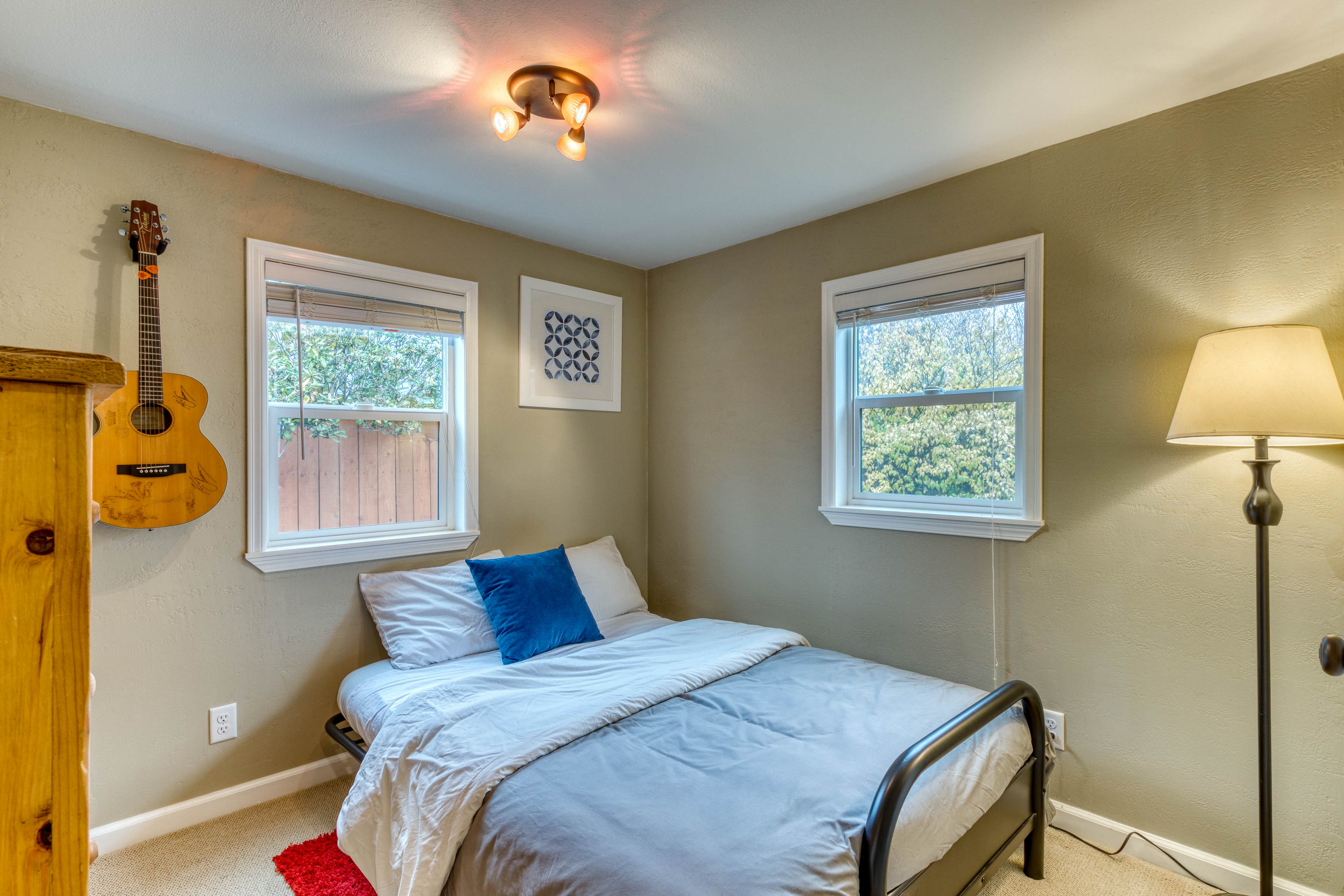 Cozy Coleman St Cottage