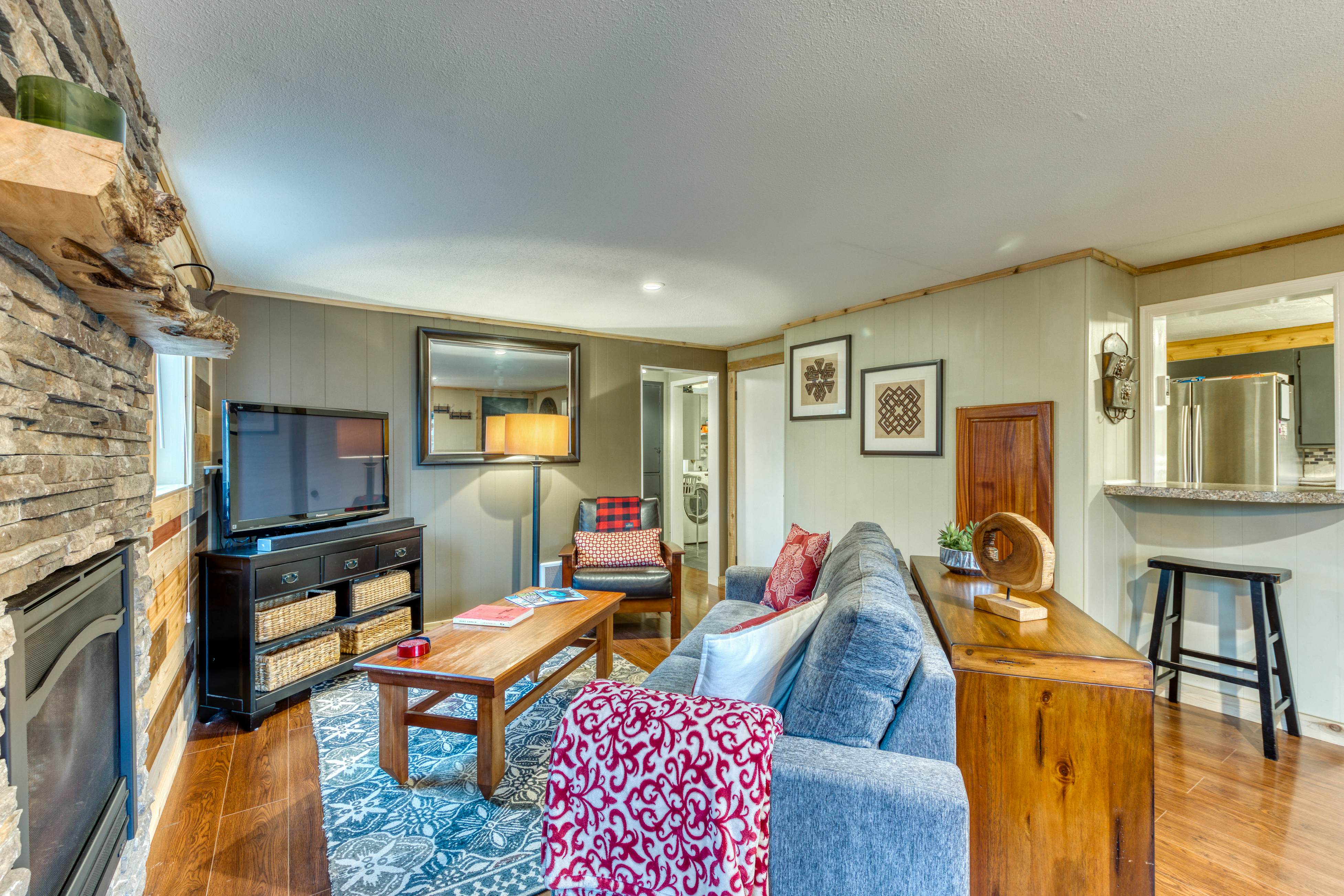 Cozy Coleman St Cottage