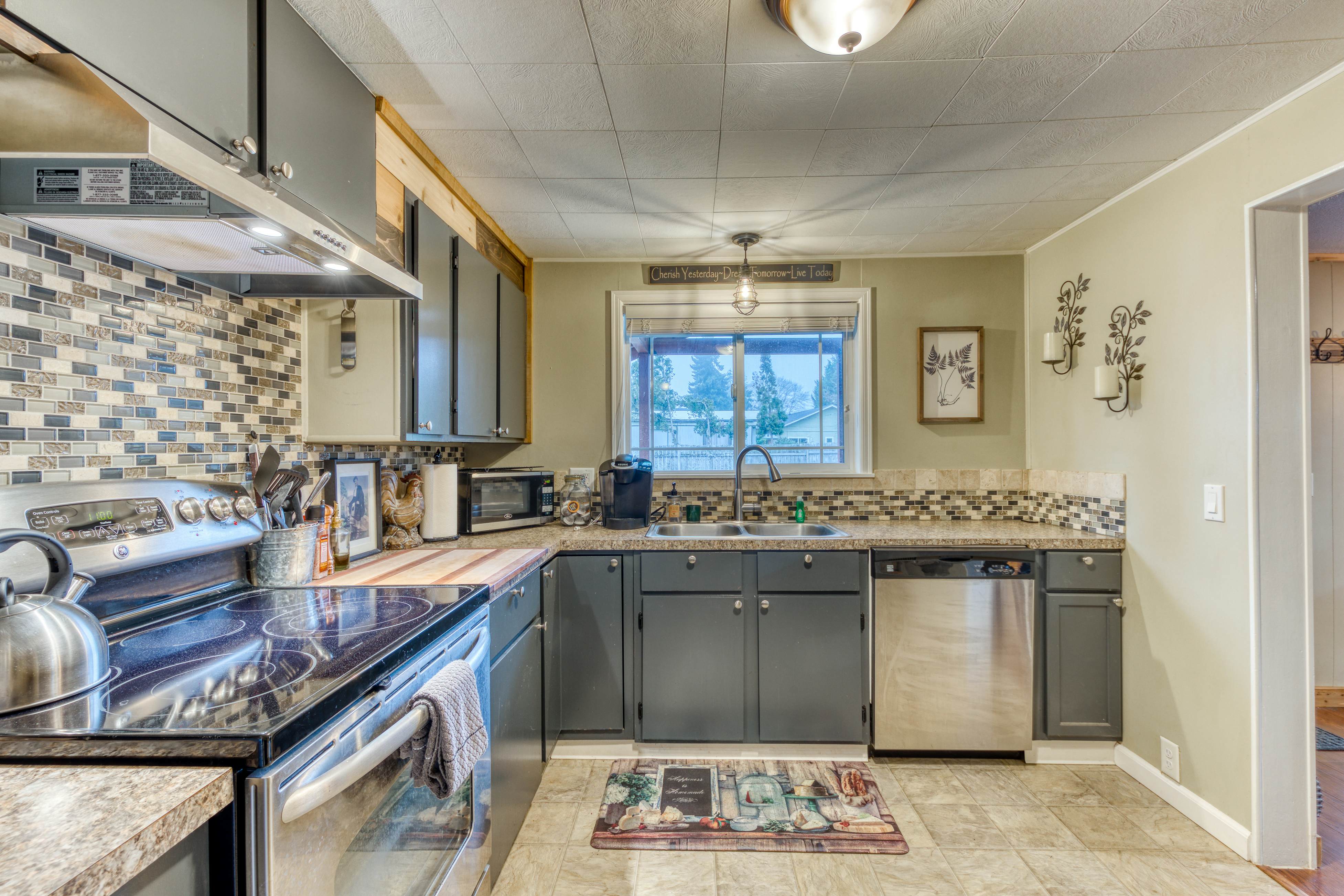 Cozy Coleman St Cottage