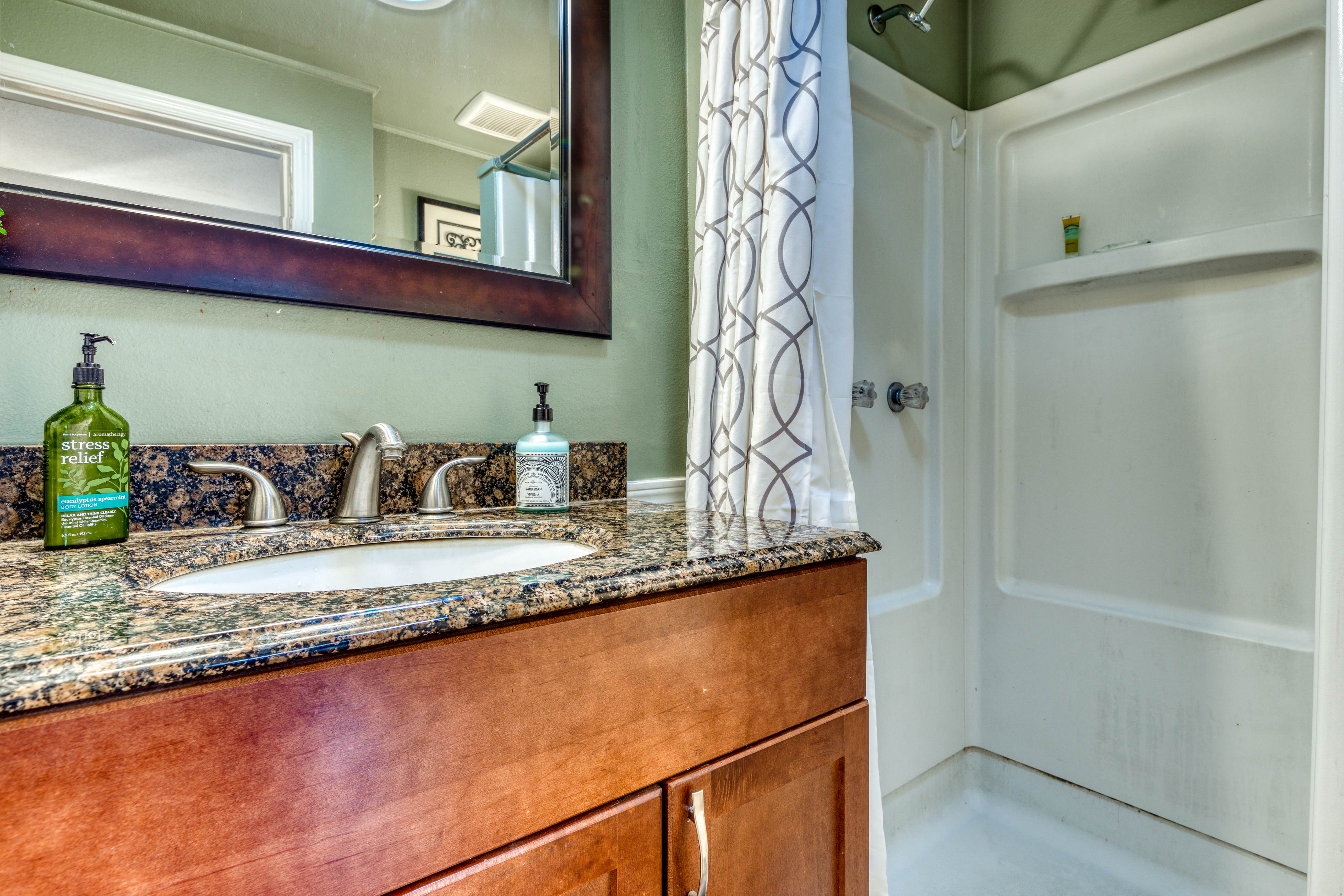 Cozy Coleman St Cottage