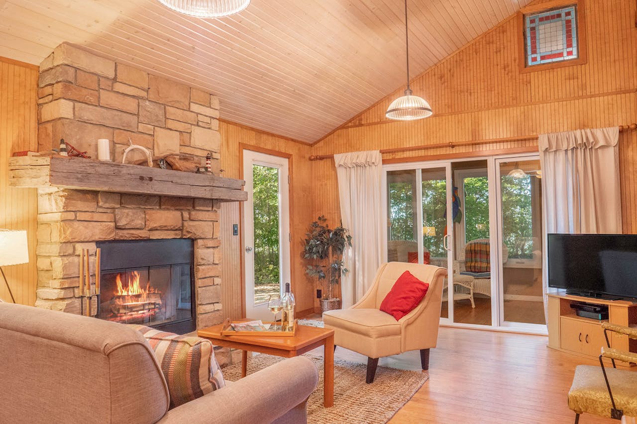 Beach Cottage 3 BD Fennville, MI Vacation Rental Vacasa