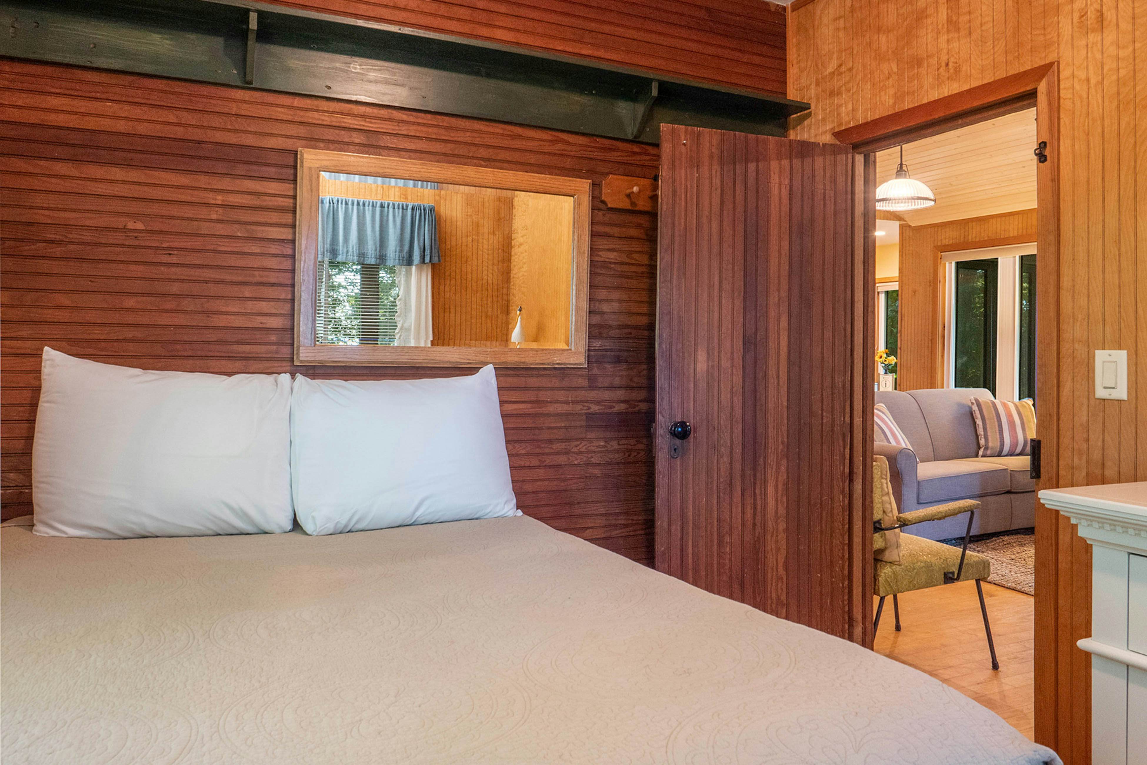 Beach Cottage 3 BD Fennville, MI Vacation Rental Vacasa