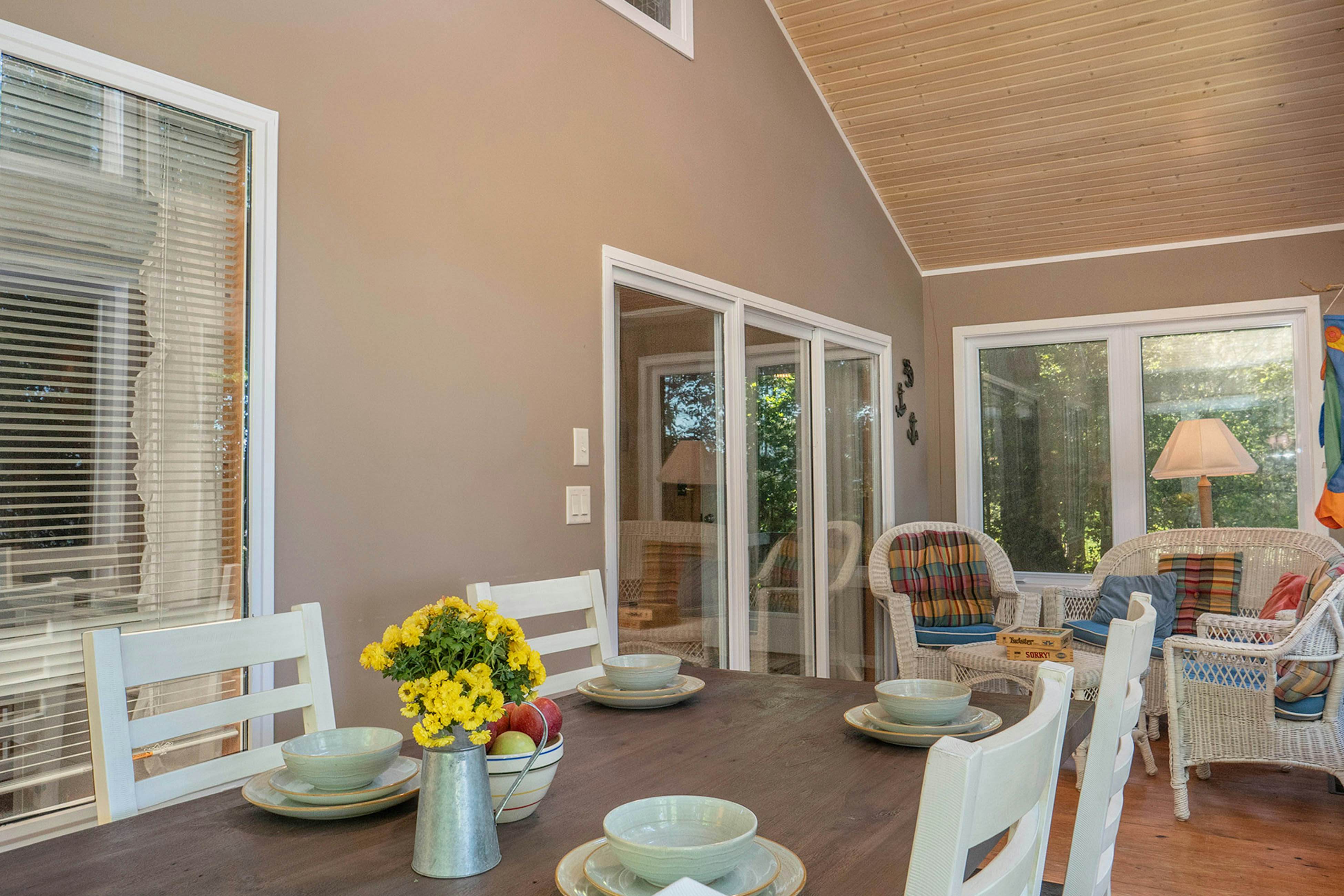 Beach Cottage 3 BD Fennville, MI Vacation Rental Vacasa