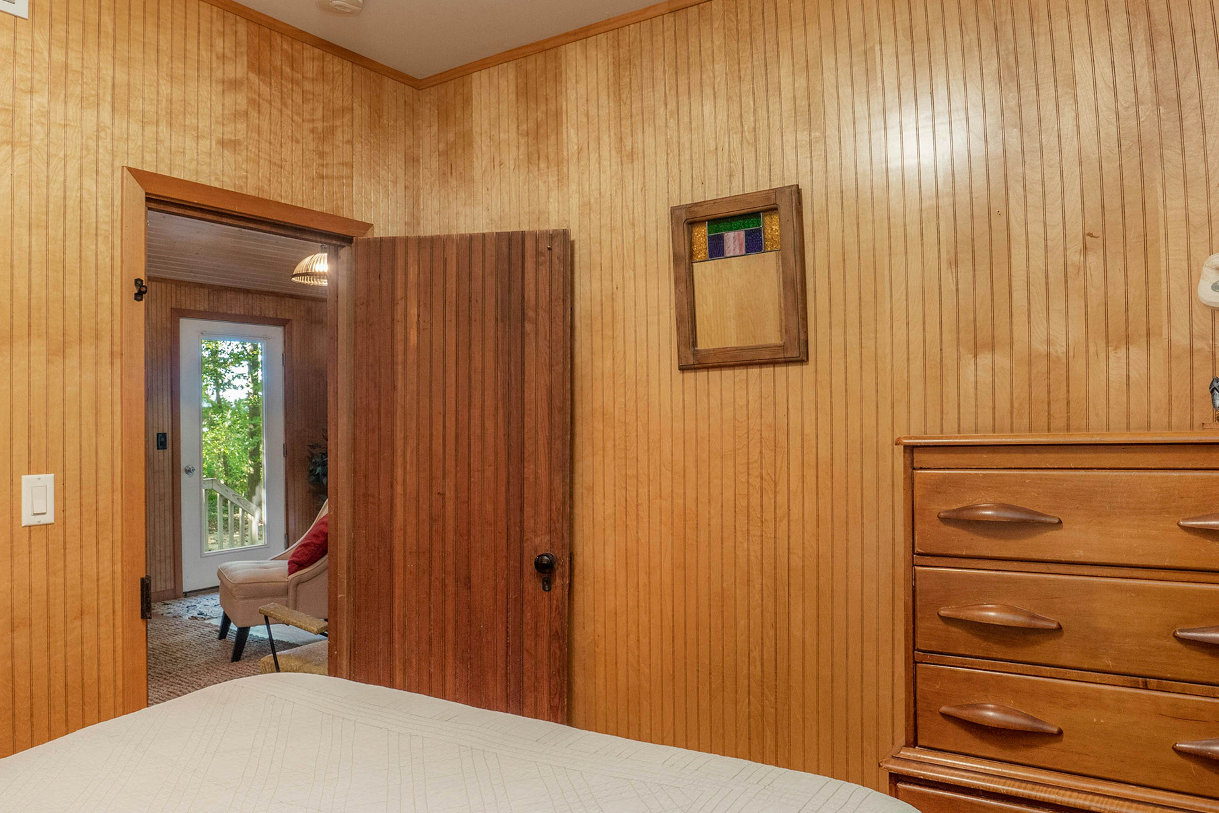 Beach Cottage 3 BD Fennville, MI Vacation Rental Vacasa