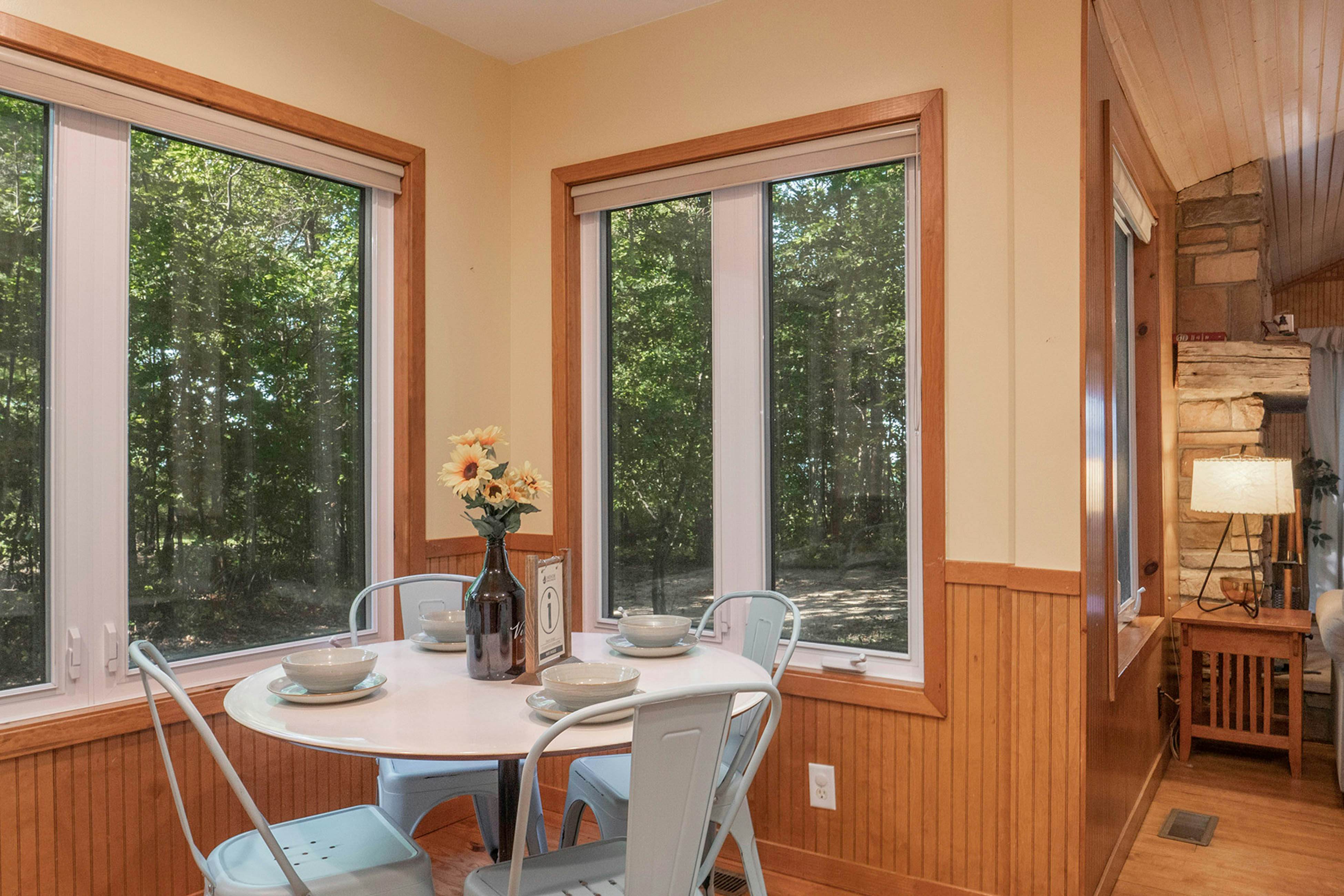 Beach Cottage 3 BD Fennville, MI Vacation Rental Vacasa