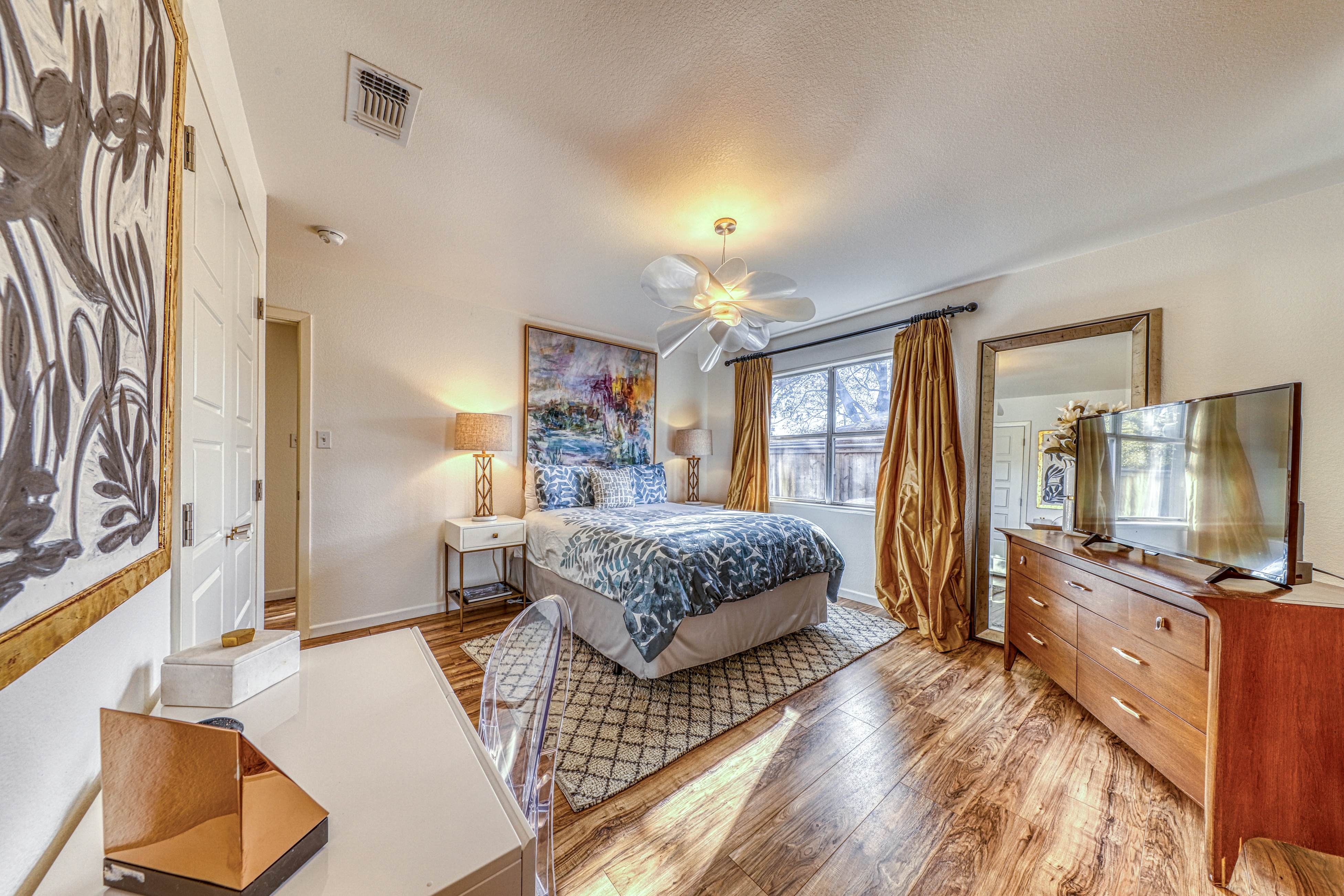 Frieden Haus 2 BD Fredericksburg, TX Vacation Rental Vacasa