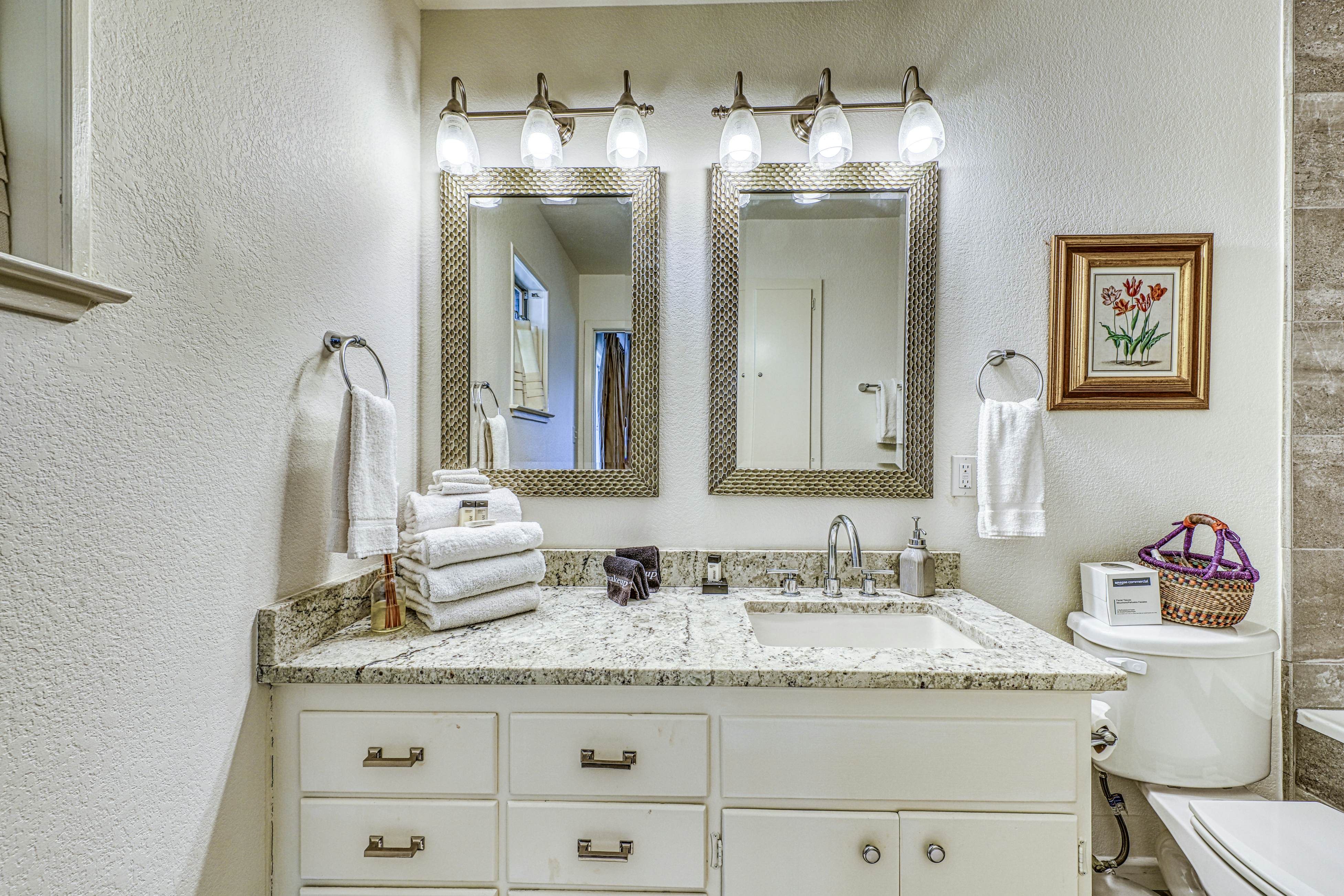 Frieden Haus 2 BD Fredericksburg, TX Vacation Rental Vacasa