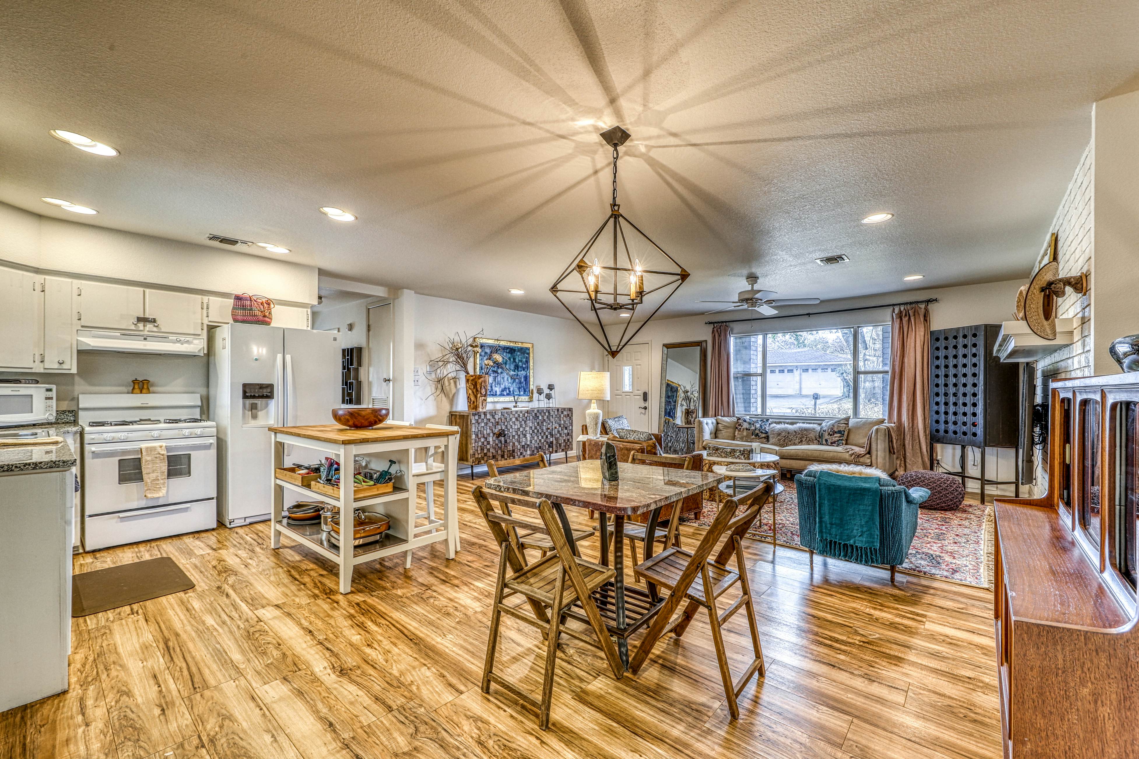 Frieden Haus 2 BD Fredericksburg, TX Vacation Rental Vacasa