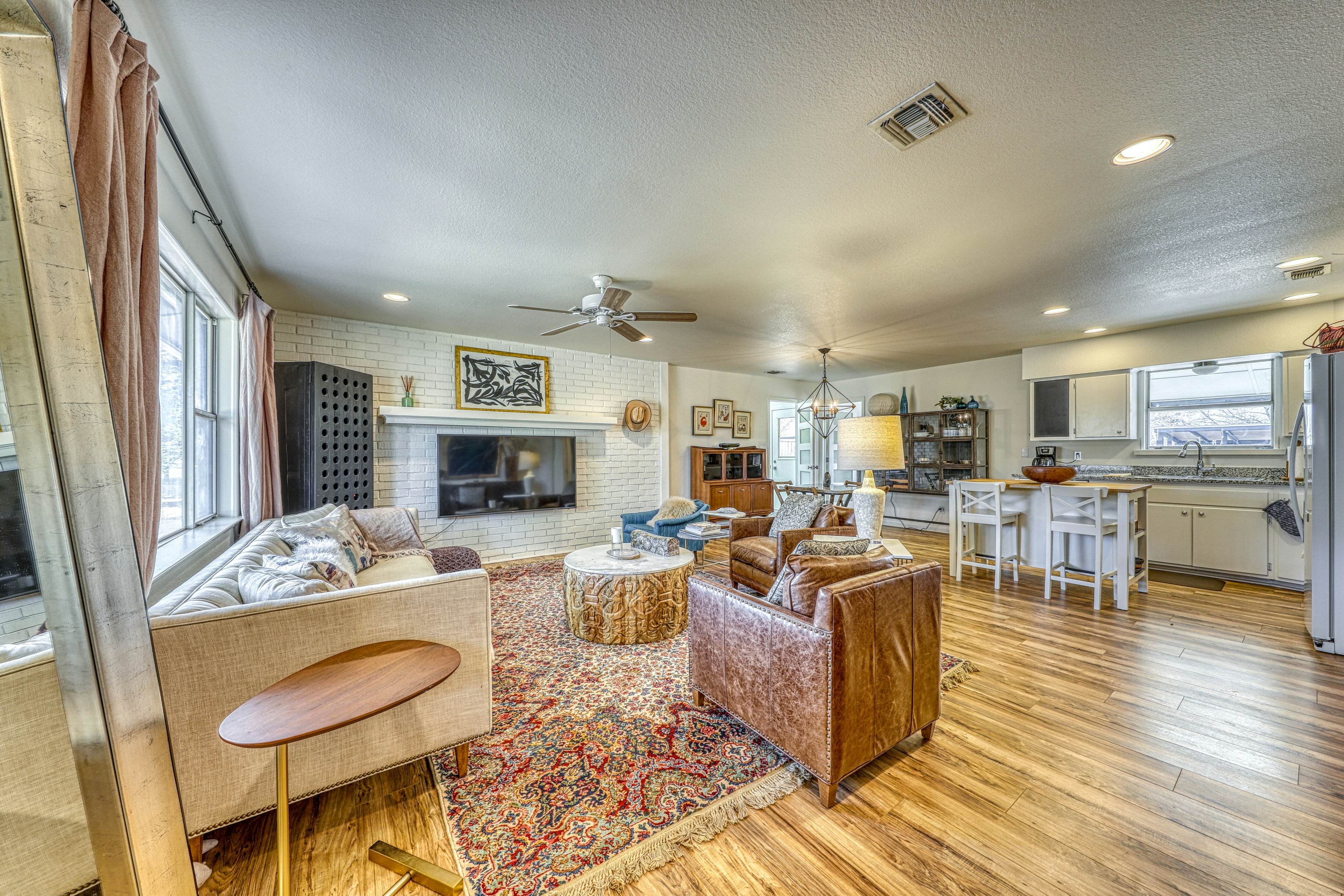 Frieden Haus 2 BD Fredericksburg, TX Vacation Rental Vacasa