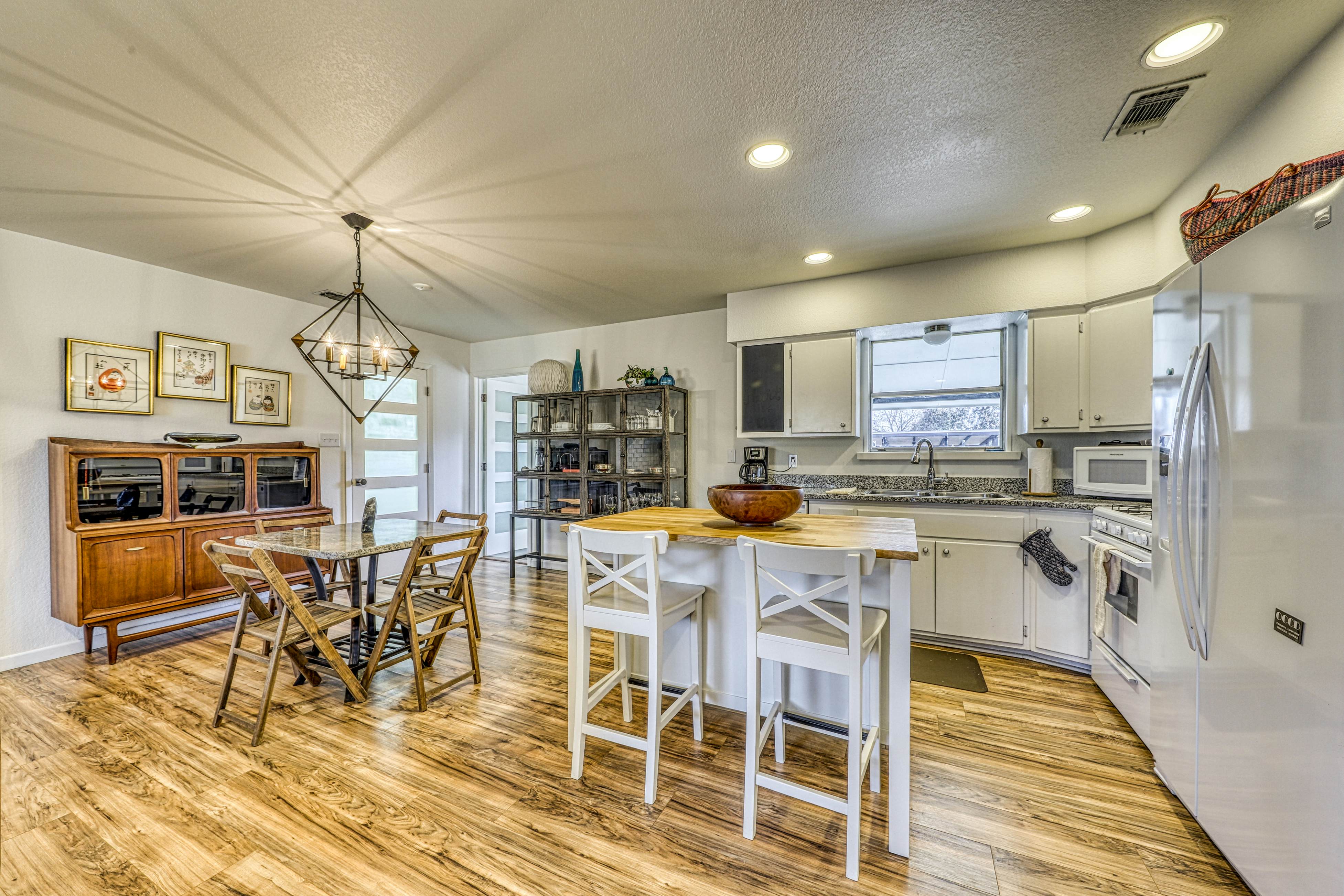 Frieden Haus 2 BD Fredericksburg, TX Vacation Rental Vacasa