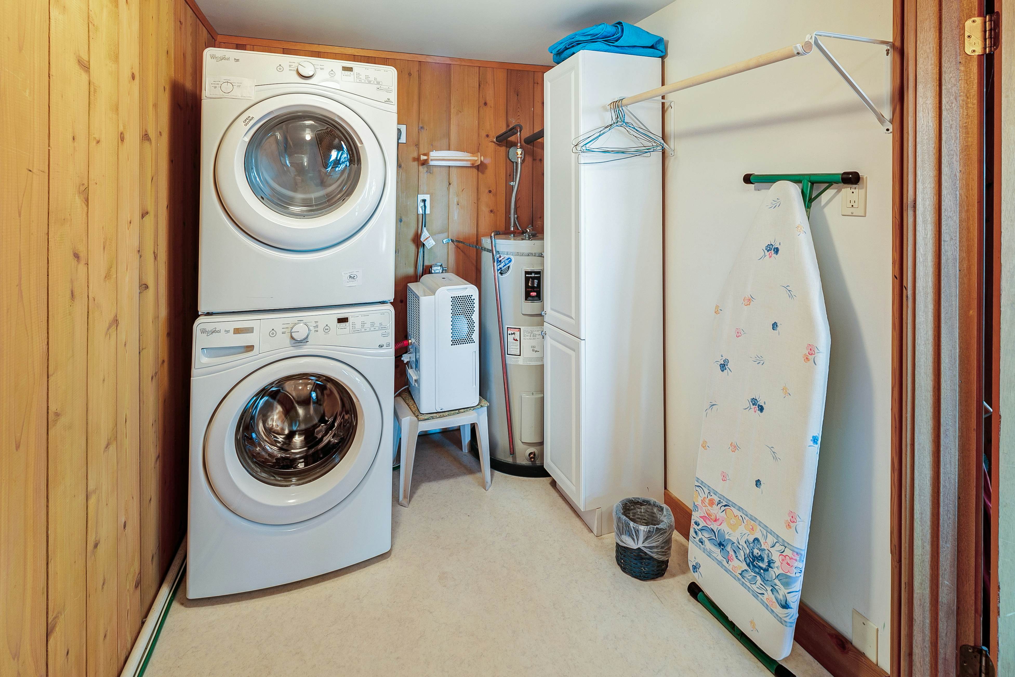 Whale View Waterfront Cottage