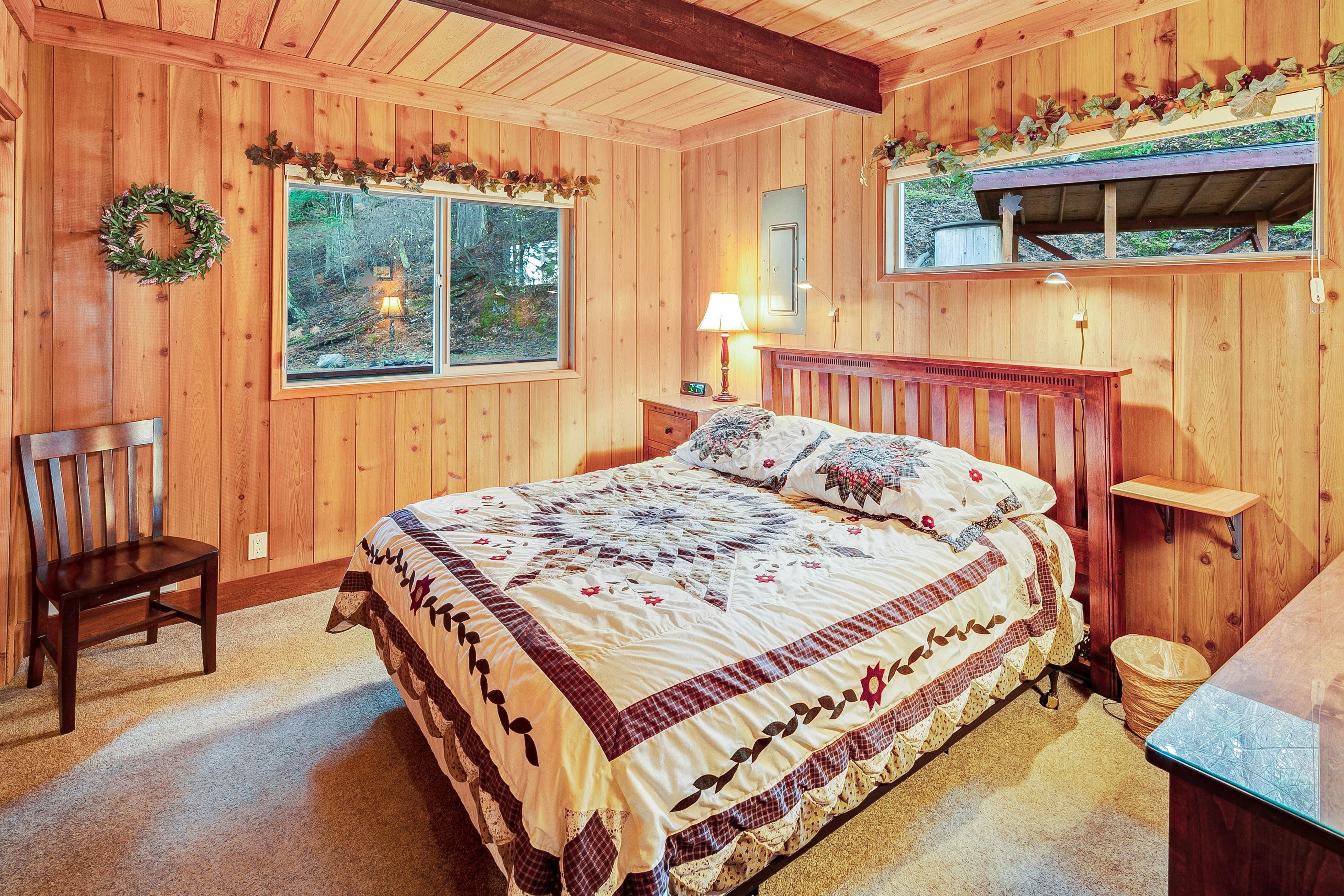 Whale View Waterfront Cottage