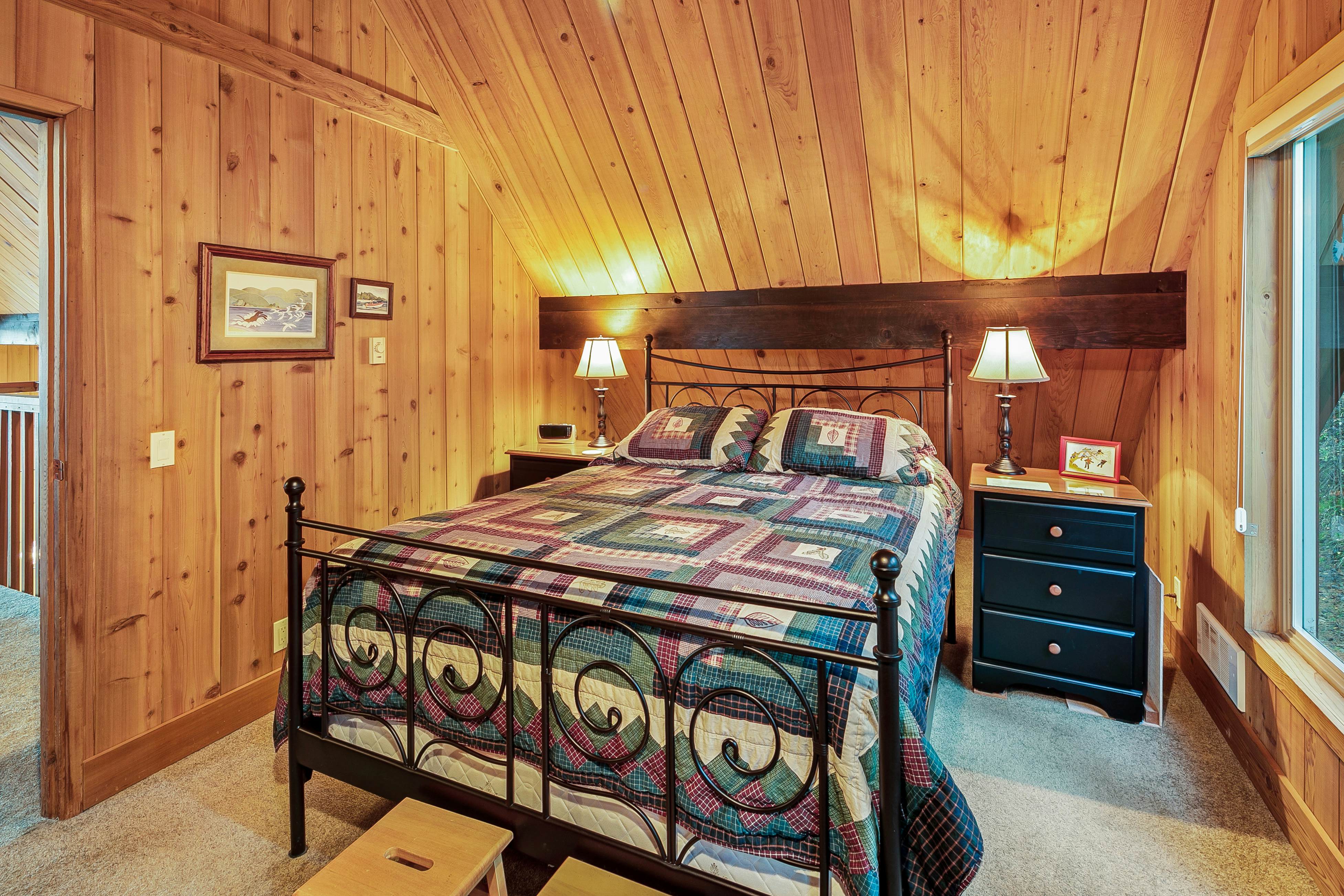 Whale View Waterfront Cottage