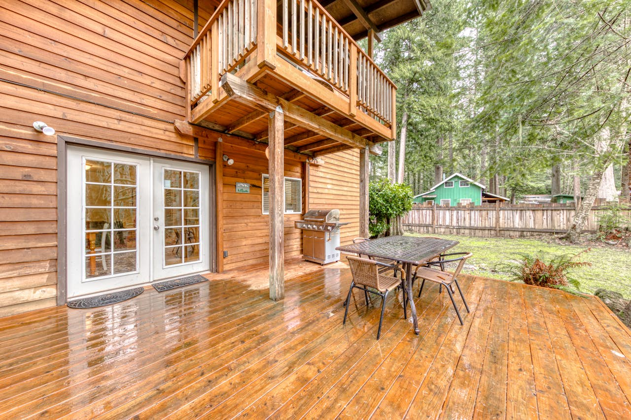 Kiwi's Creekside Cabin | 3 BD Vacation Rental in Welches, OR | Vacasa