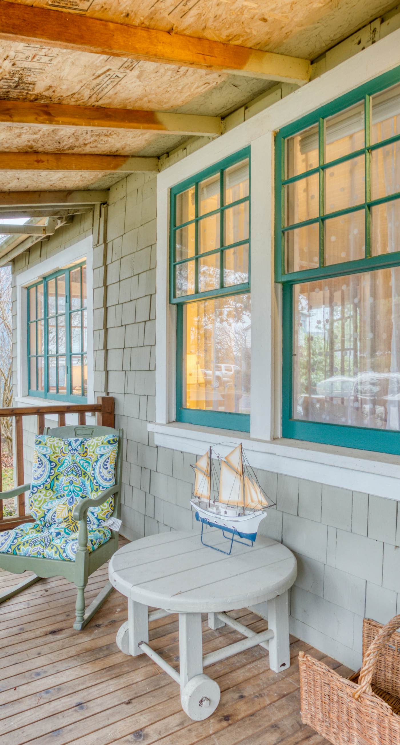 Seaside Classic Cozy Bungalow