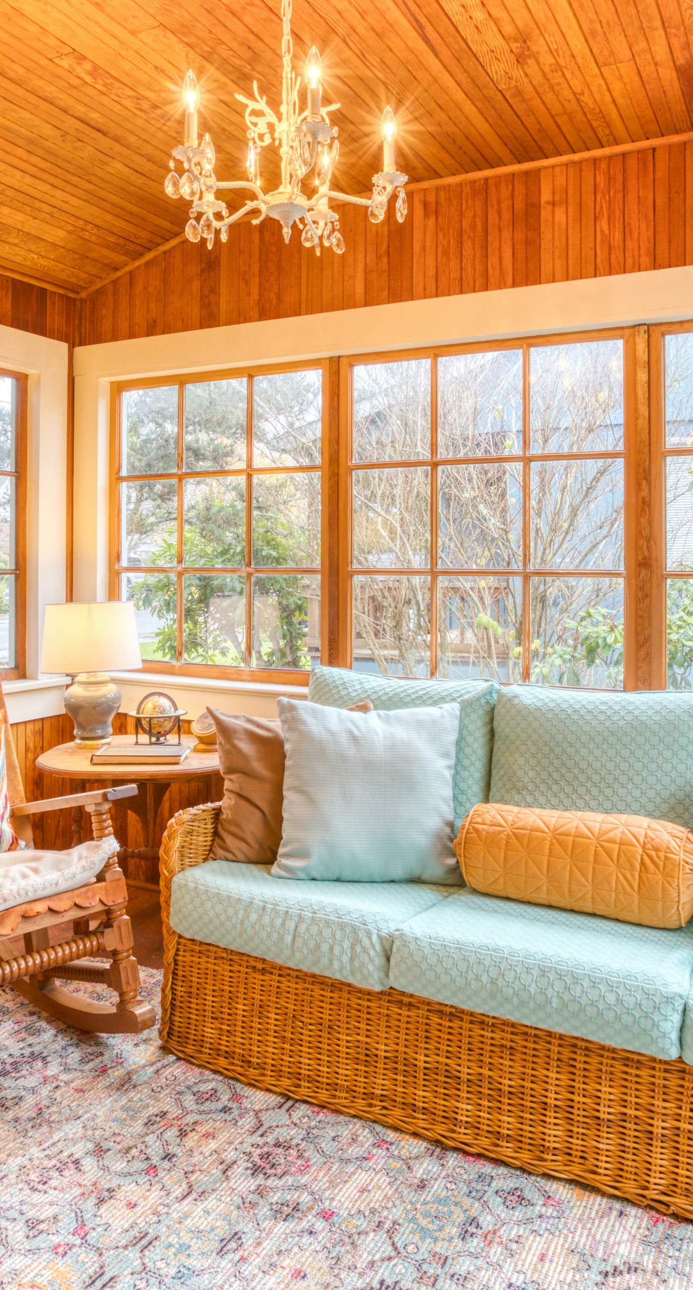 Seaside Classic Cozy Bungalow