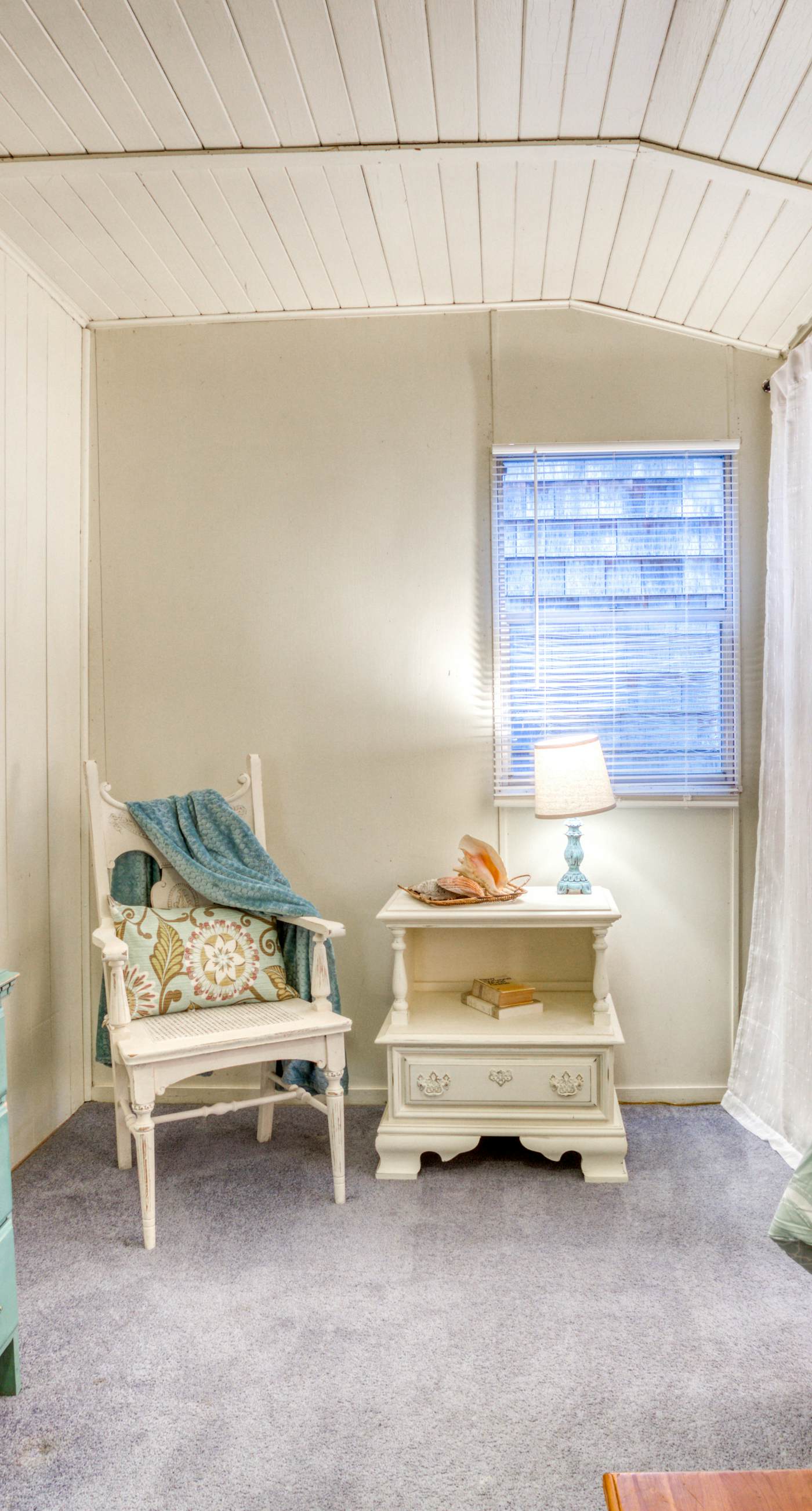 Seaside Classic Cozy Bungalow