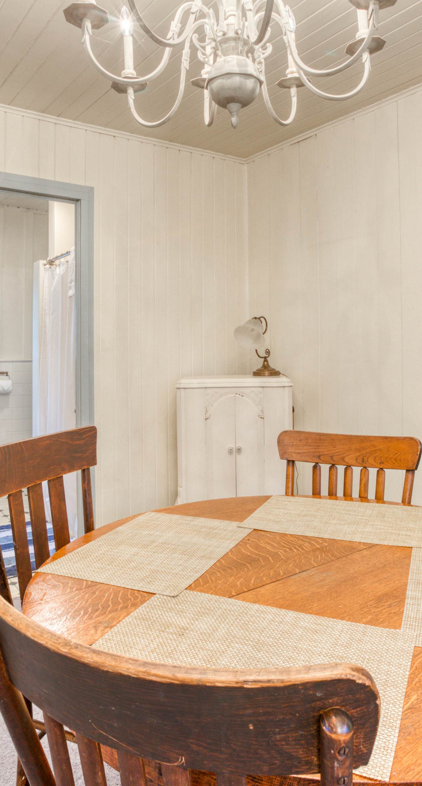 Seaside Classic Cozy Bungalow