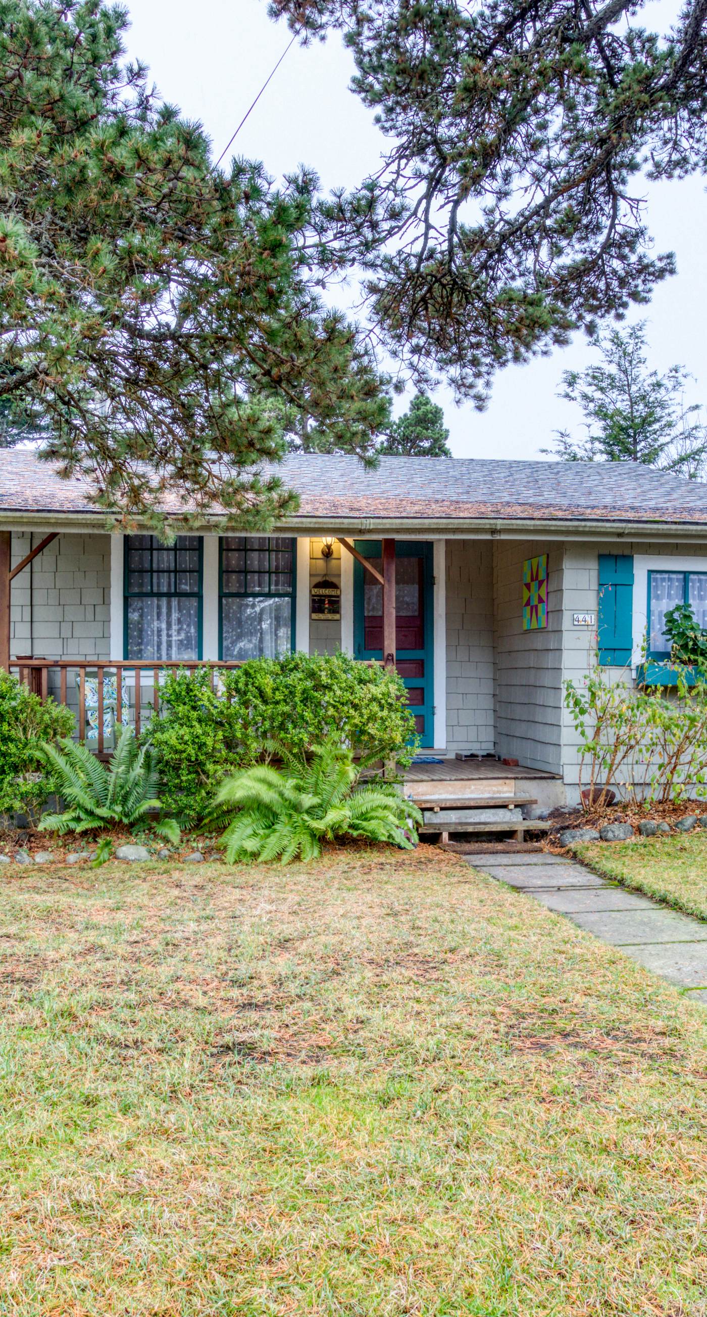 Seaside Classic Cozy Bungalow