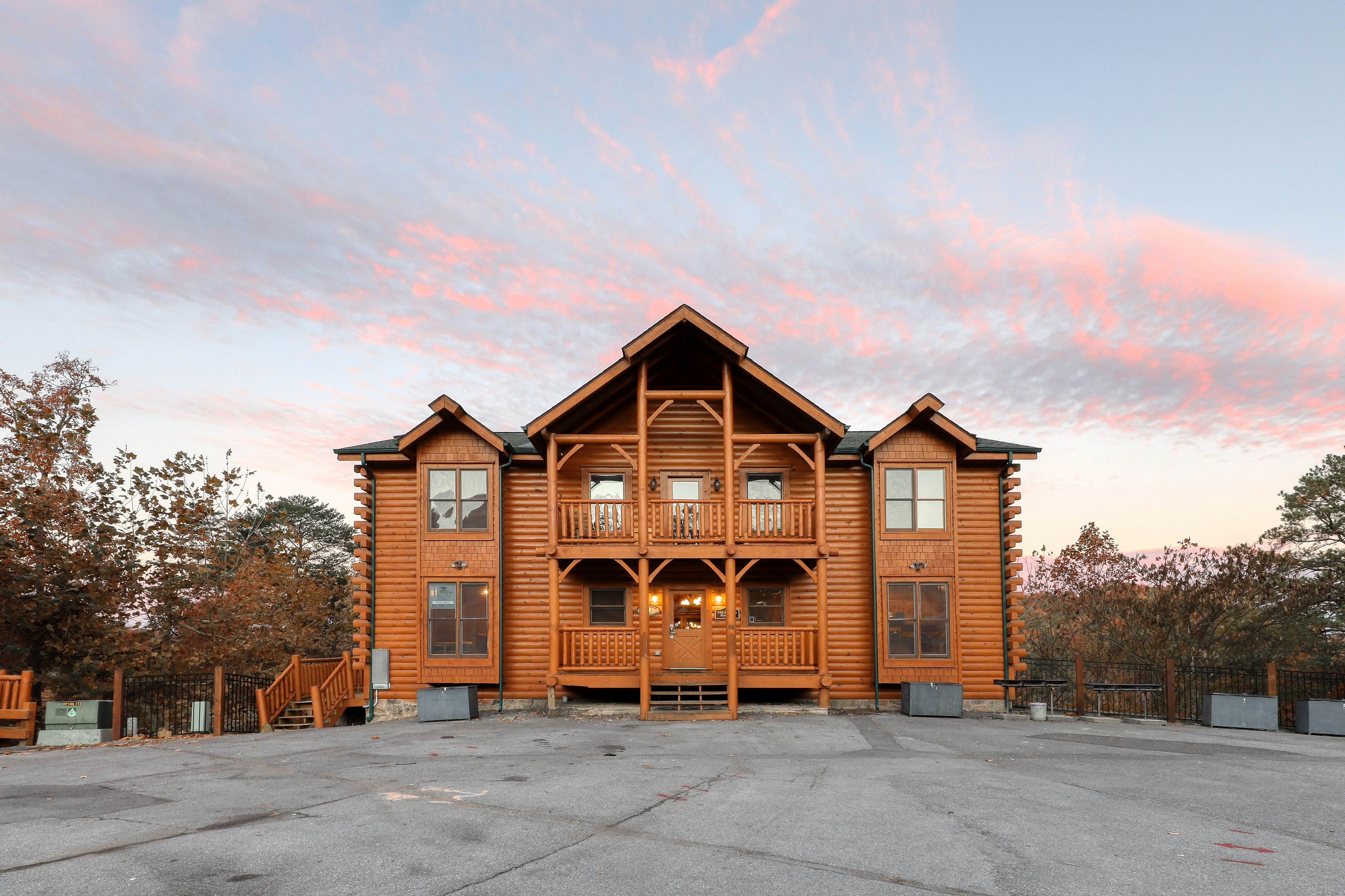 Black Bear Ridge Resort Rentals Cabins Pigeon Forge Tn Vacasa