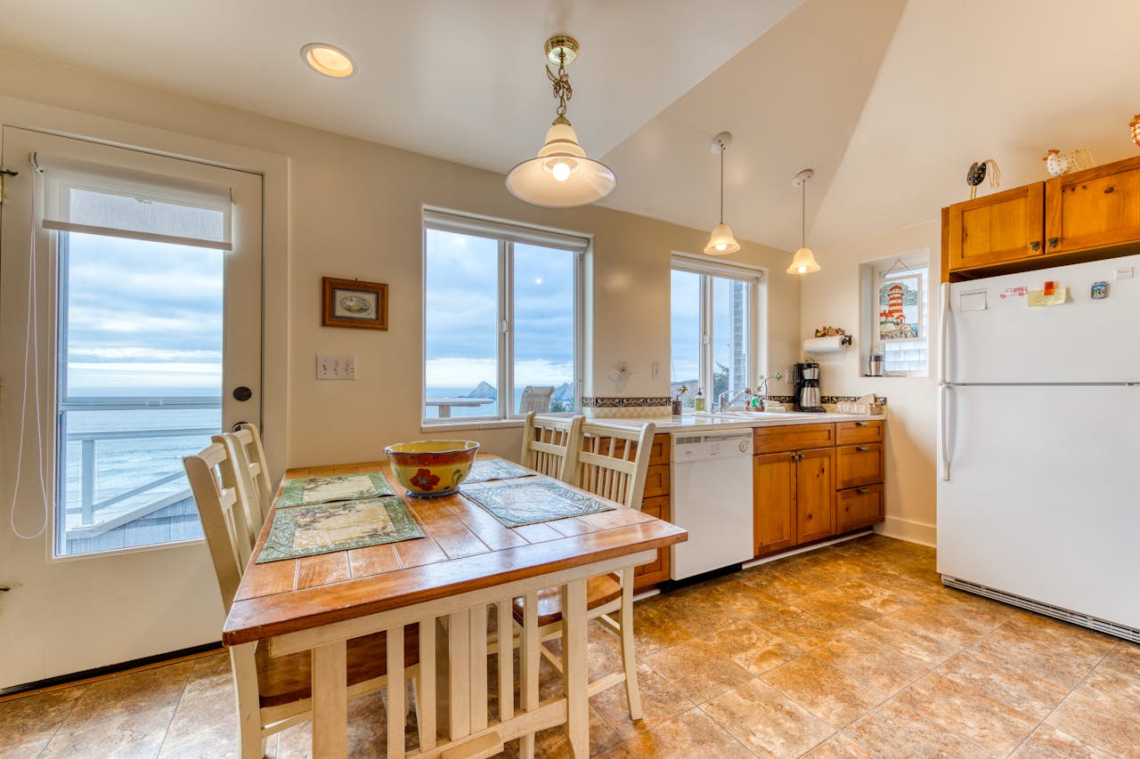 Berni's Ocean View Castle The Potter's Wheel 2 BD Vacation Rental