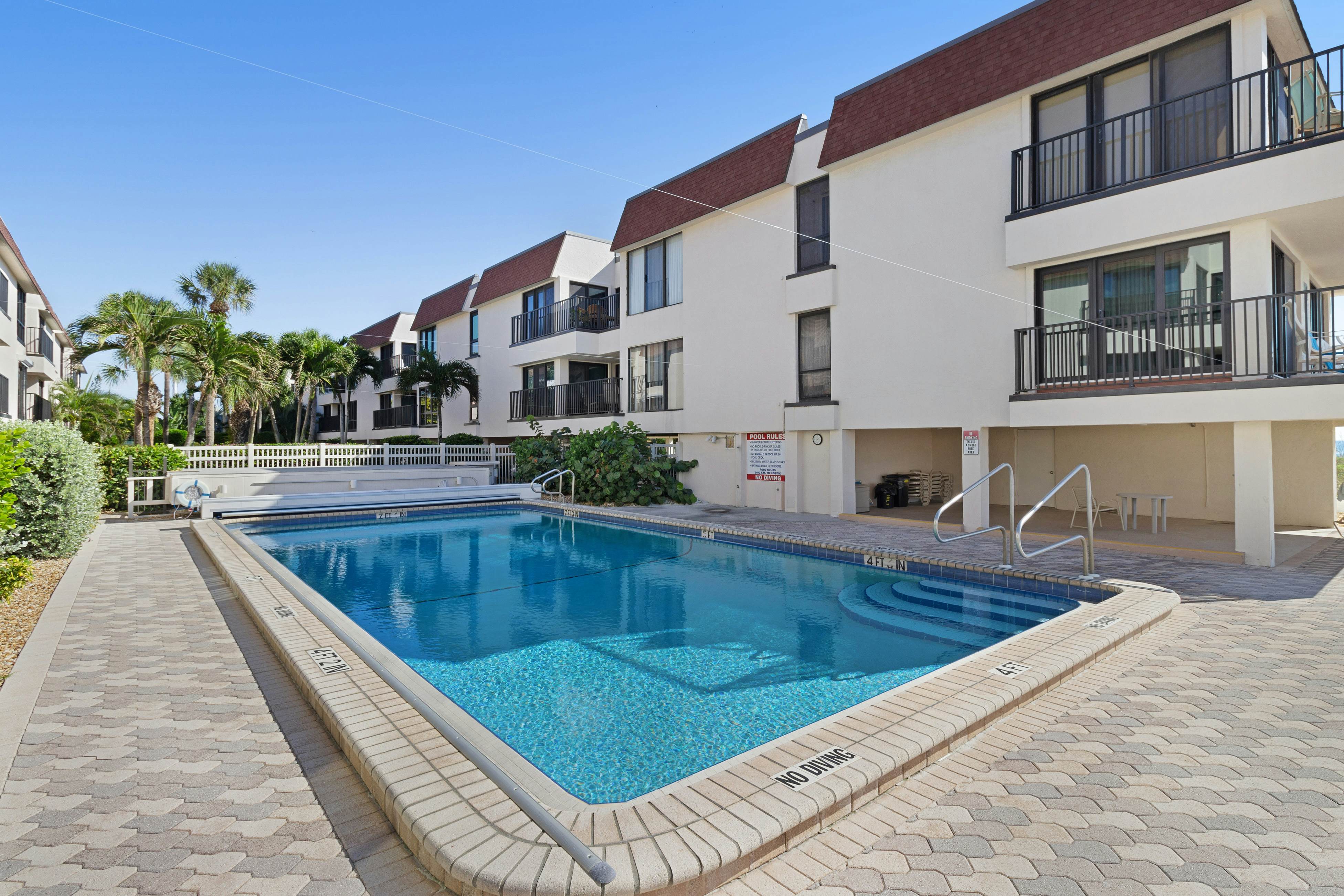 Water's Edge 208 S 2 BD Holmes Beach, FL Vacation Rental Vacasa
