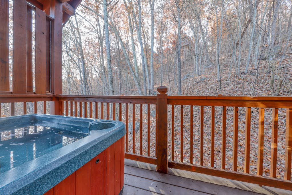 Cozy Log Cabin, Sleeps 4, Amazing Mtn Vista, Hot Tub