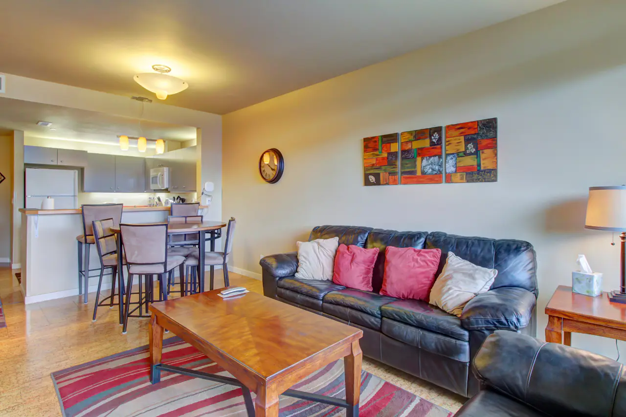 Chelan Resort Suites Parkside Paradise 202 2 BD Vacation Rental in Chelan, WA Vacasa