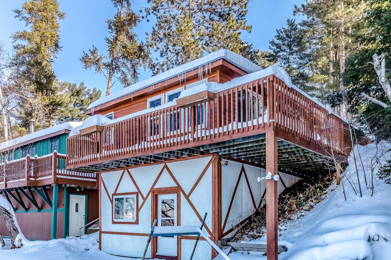 Lakelife Getaway 2 BD Vacation Rental in Arbor Vitae, WI Vacasa