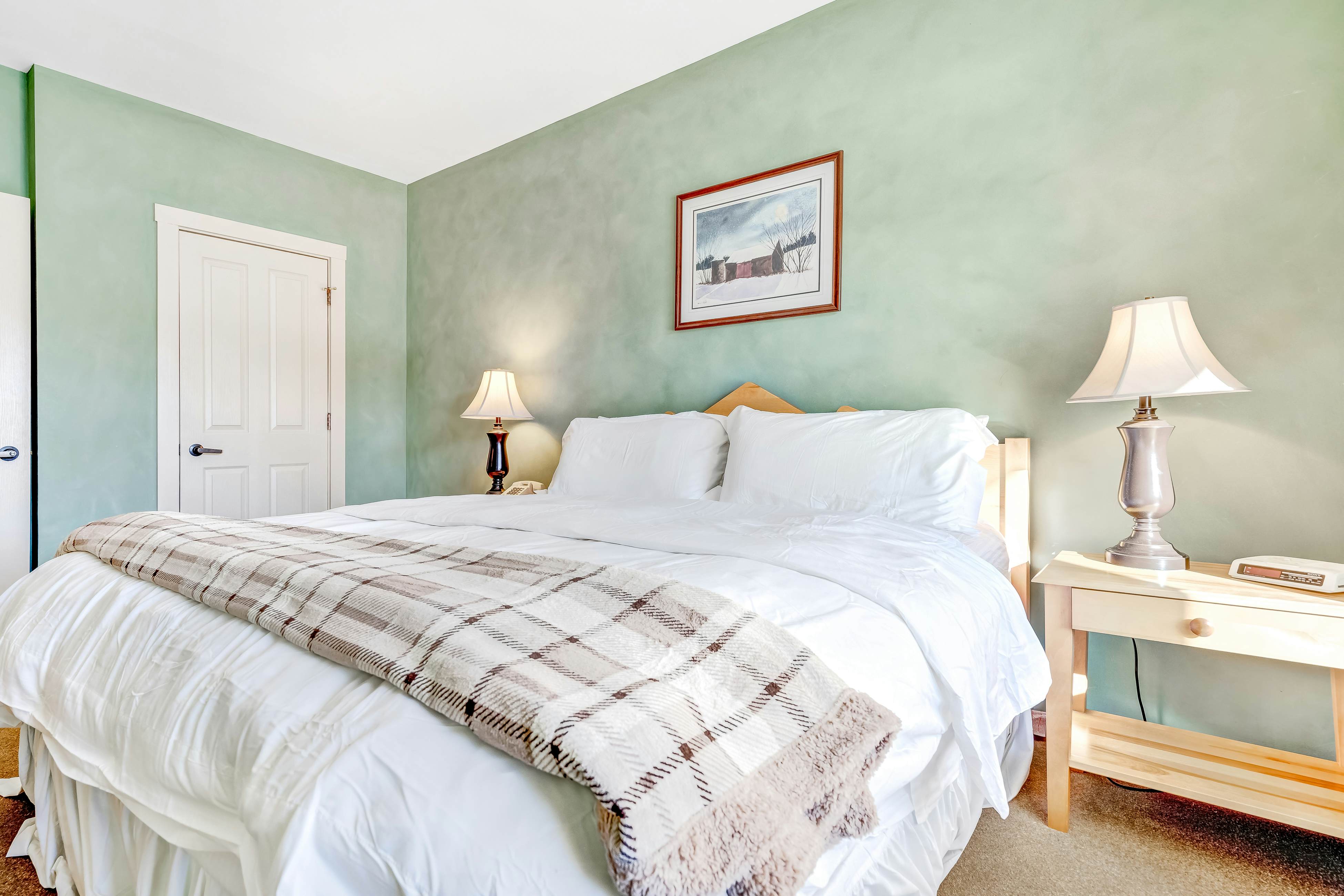 Long Trail House 368 1 BD Stratton, VT Vacation Rental Vacasa