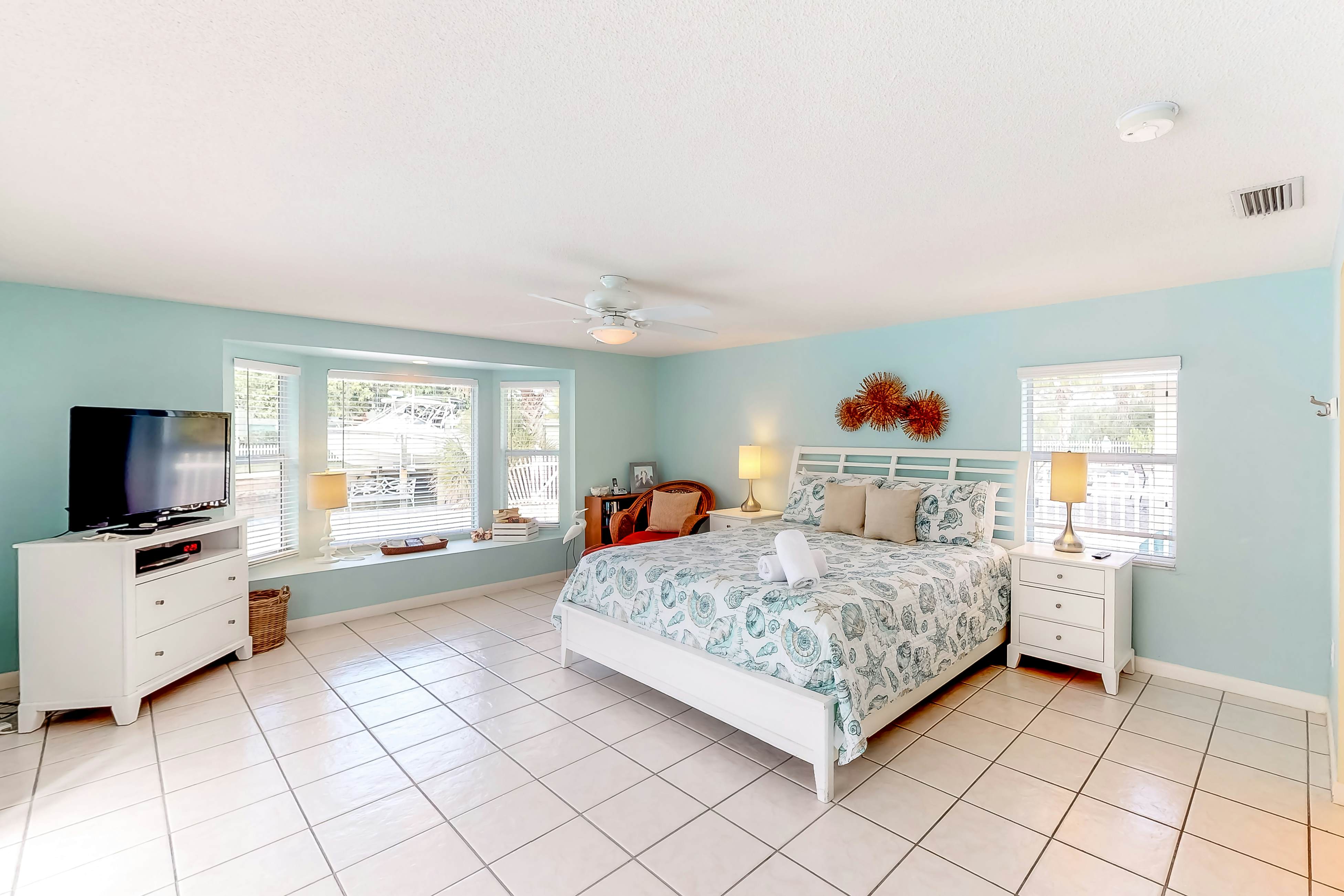 Coconut Tree 3 BD Anna Maria, FL Vacation Rental Vacasa