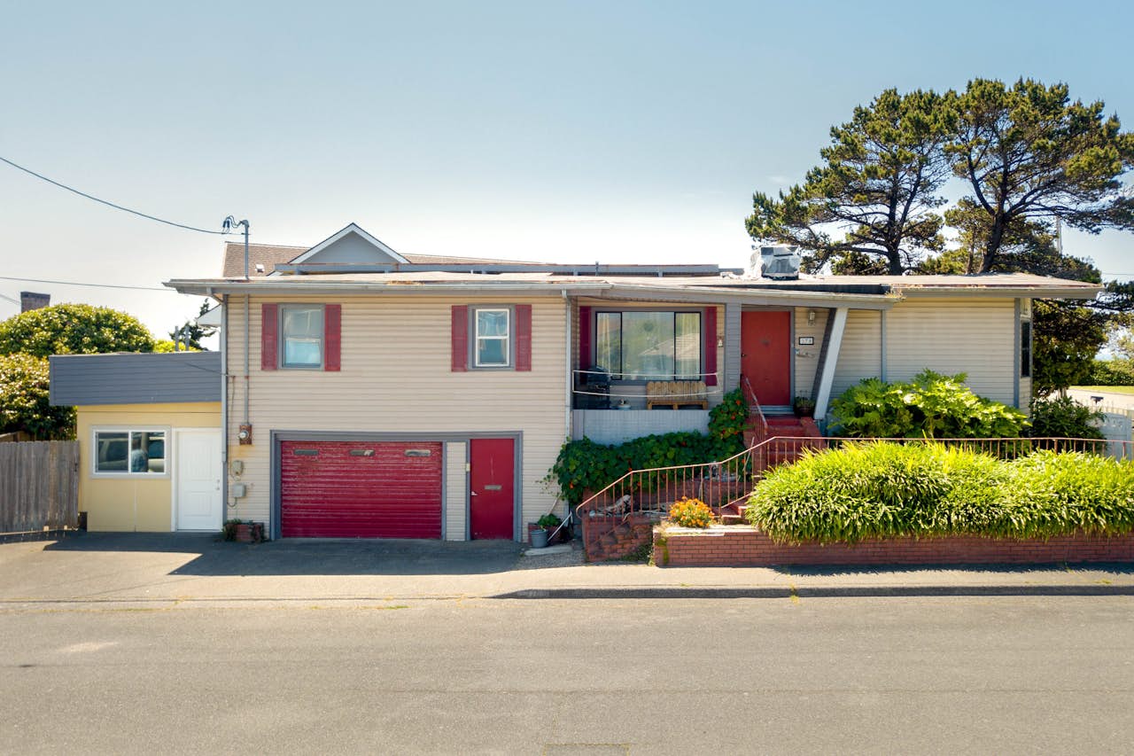 Seaside Family Retreat 5 BD Vacation Rental in Crescent City, CA Vacasa