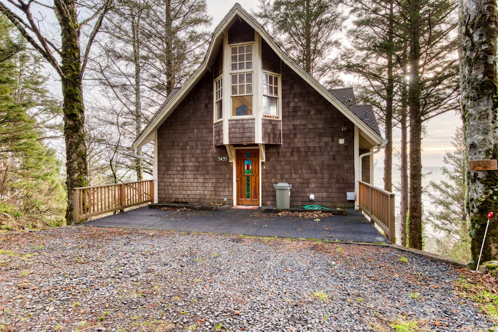 Oceanside Or Vacation Rentals Cabin Rentals Lodging Vacasa