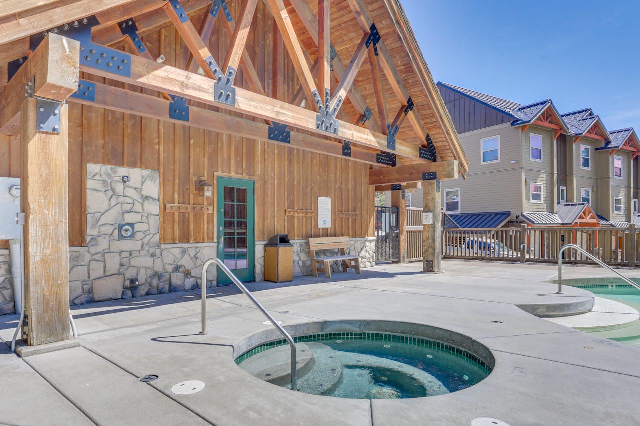 Collins Lake 146 2 BD Vacation Rental in Government Camp, OR Vacasa