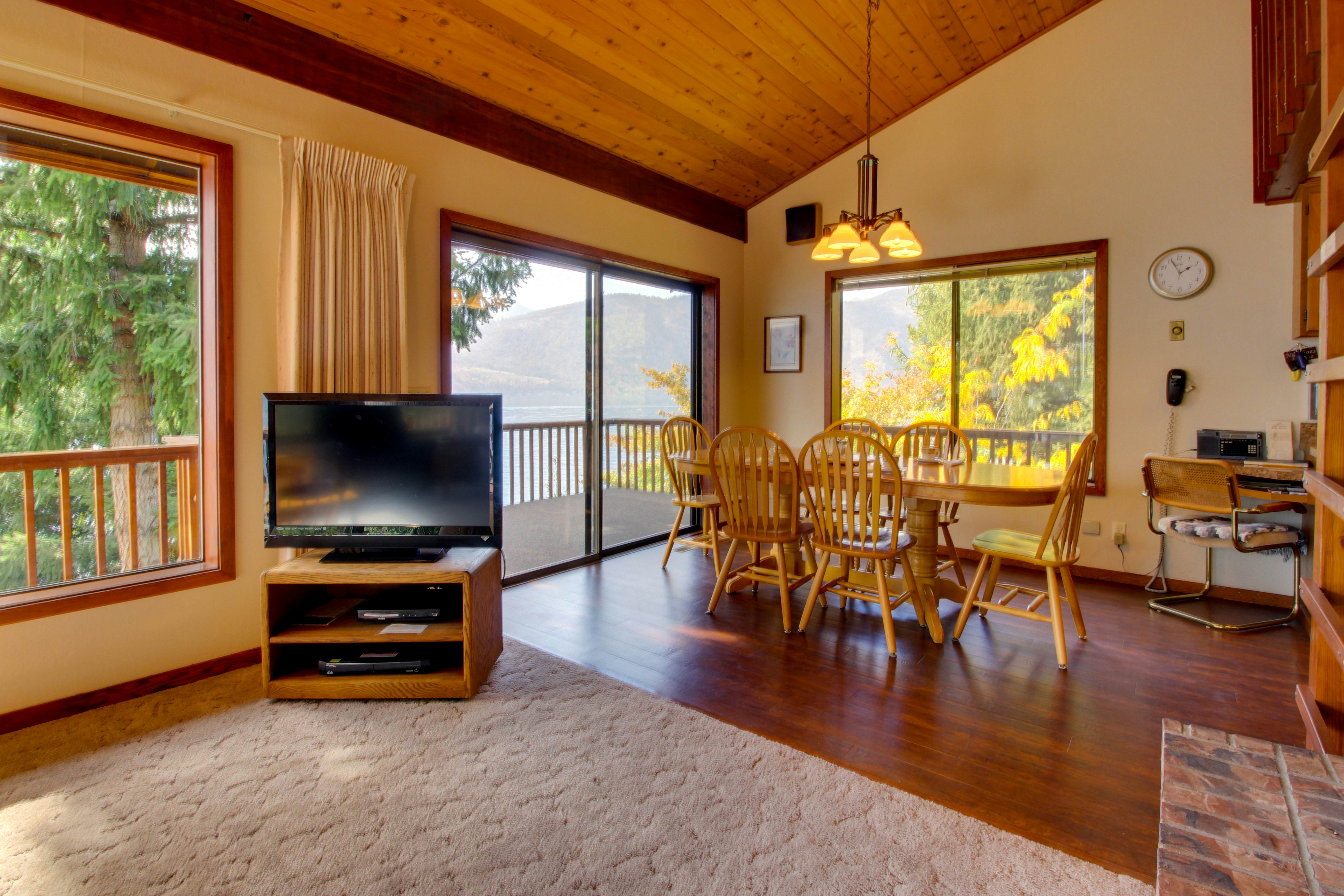 Armstrong Lakehouse 5 BD Manson, WA Vacation Rental Vacasa