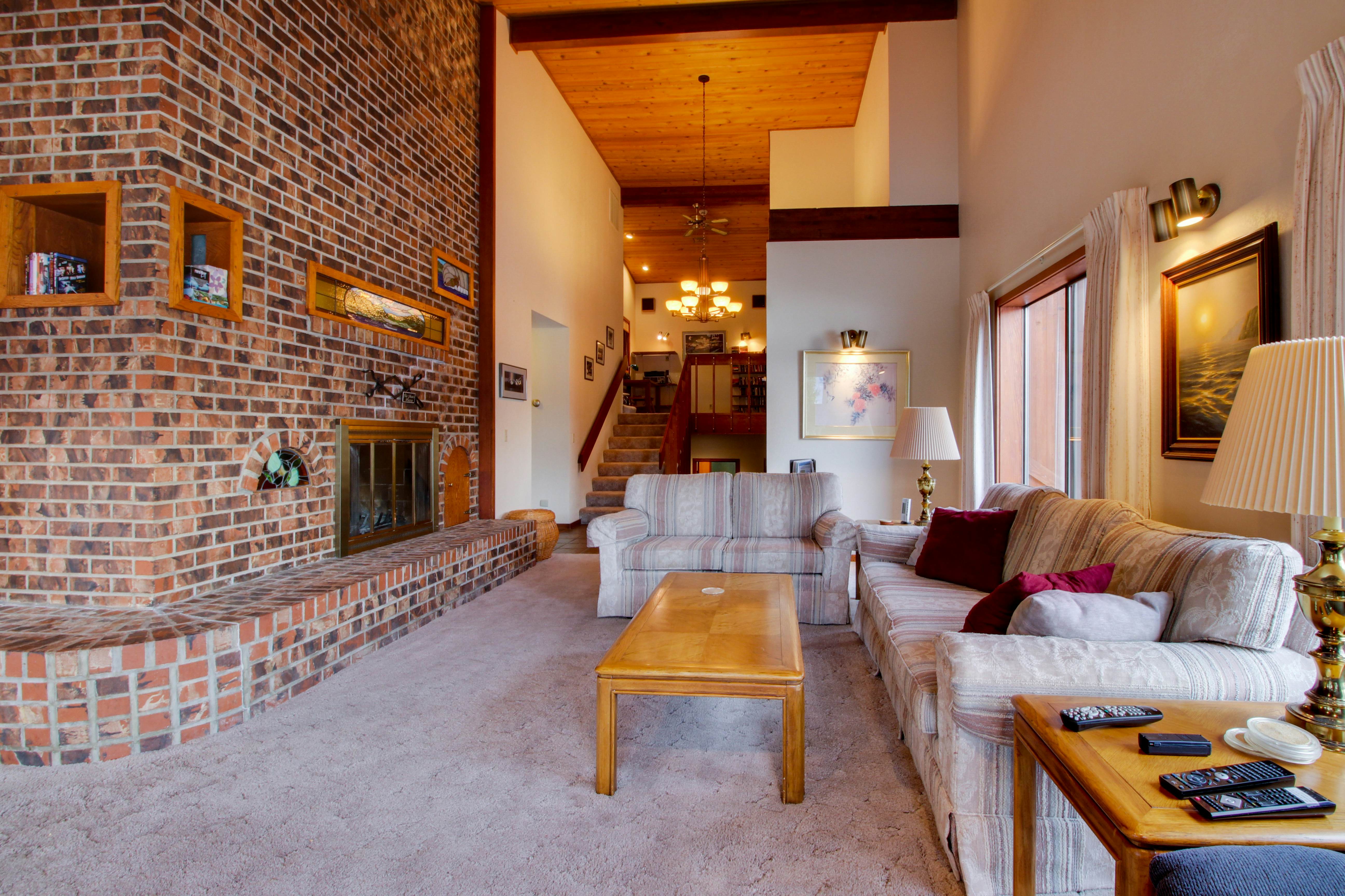 Armstrong Lakehouse 5 BD Manson, WA Vacation Rental Vacasa