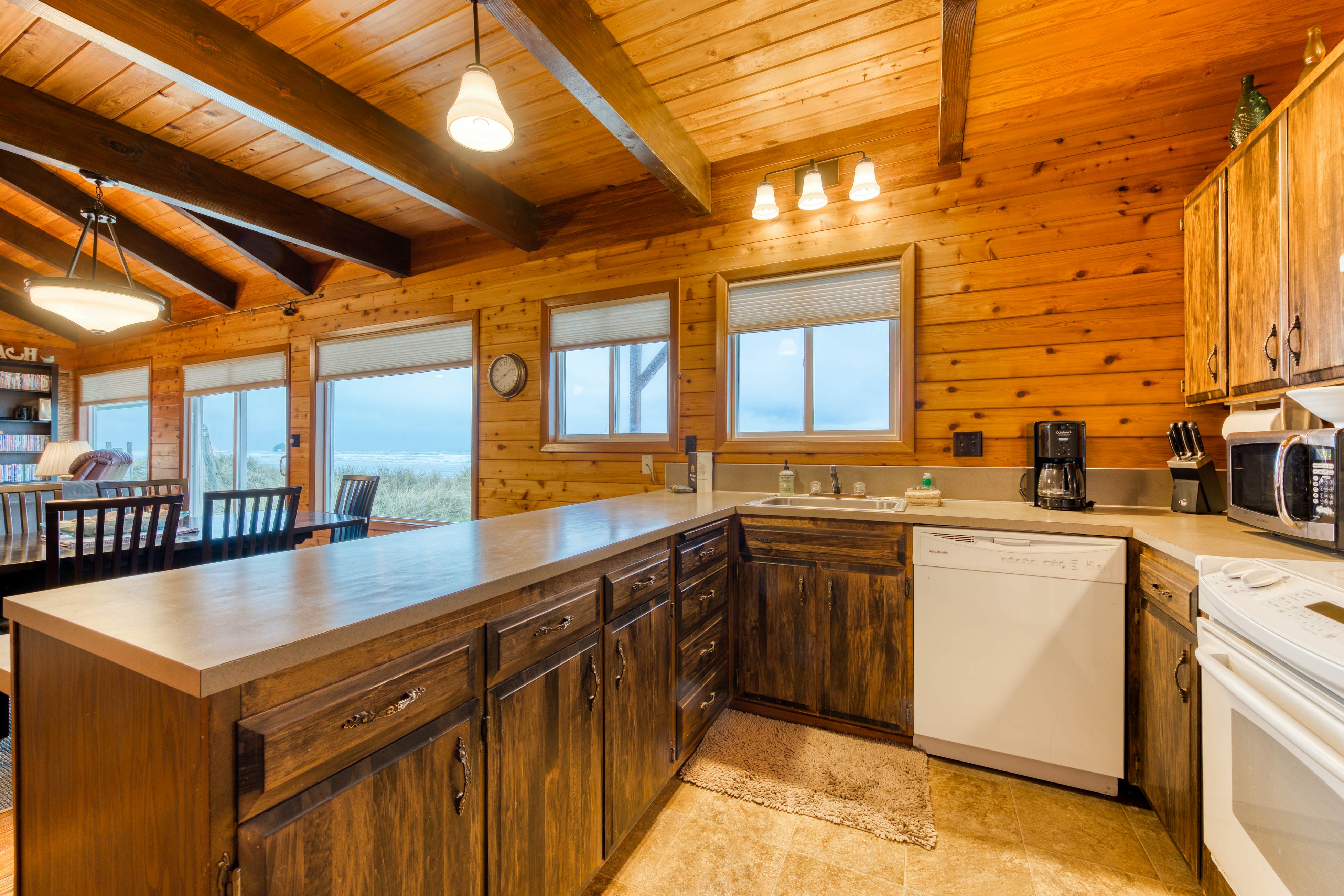 Rockaway Beach Cozy Cabin 3 BD Rockaway Beach, OR Vacation Rental Vacasa