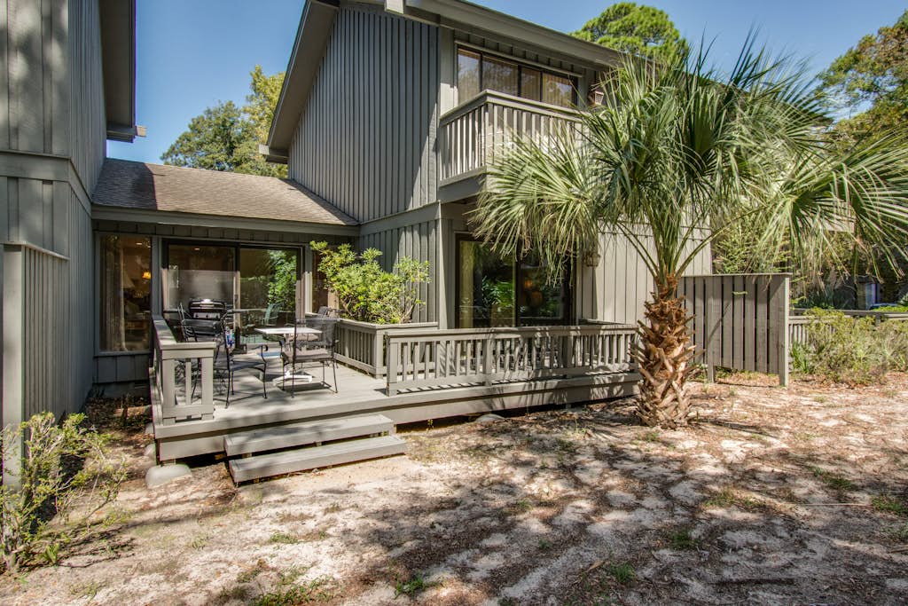 Classy condo w/ a full kitchen, furnished deck, & shared pool — Hilton Head, SC — vacation rental