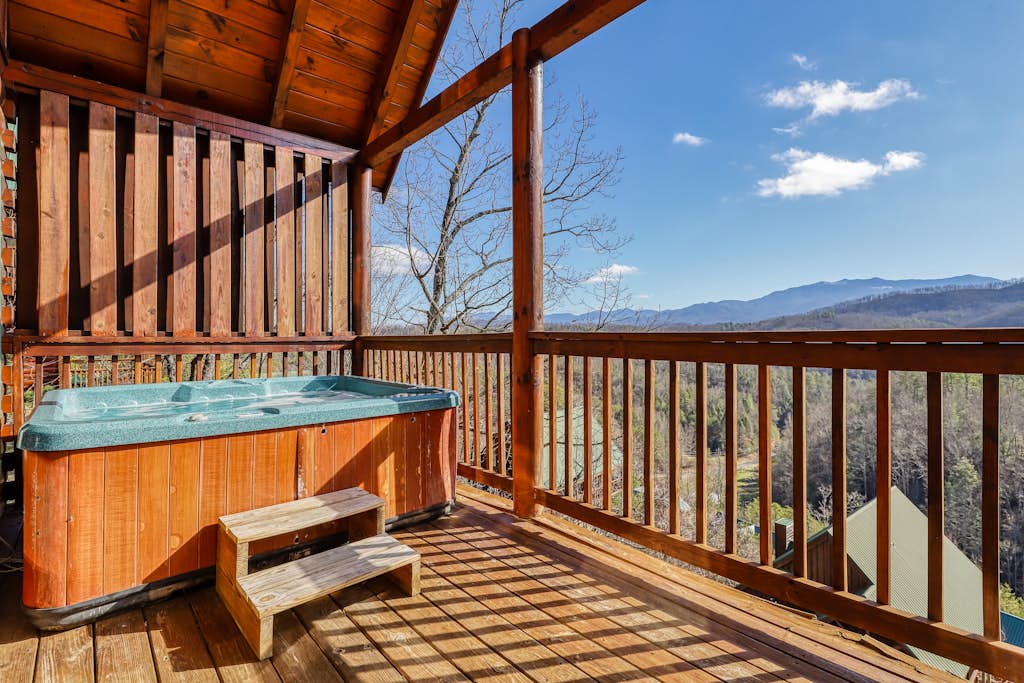 Lovely Cabin, Sleep 4, Hot Tub, Mtn Views, Pool Table