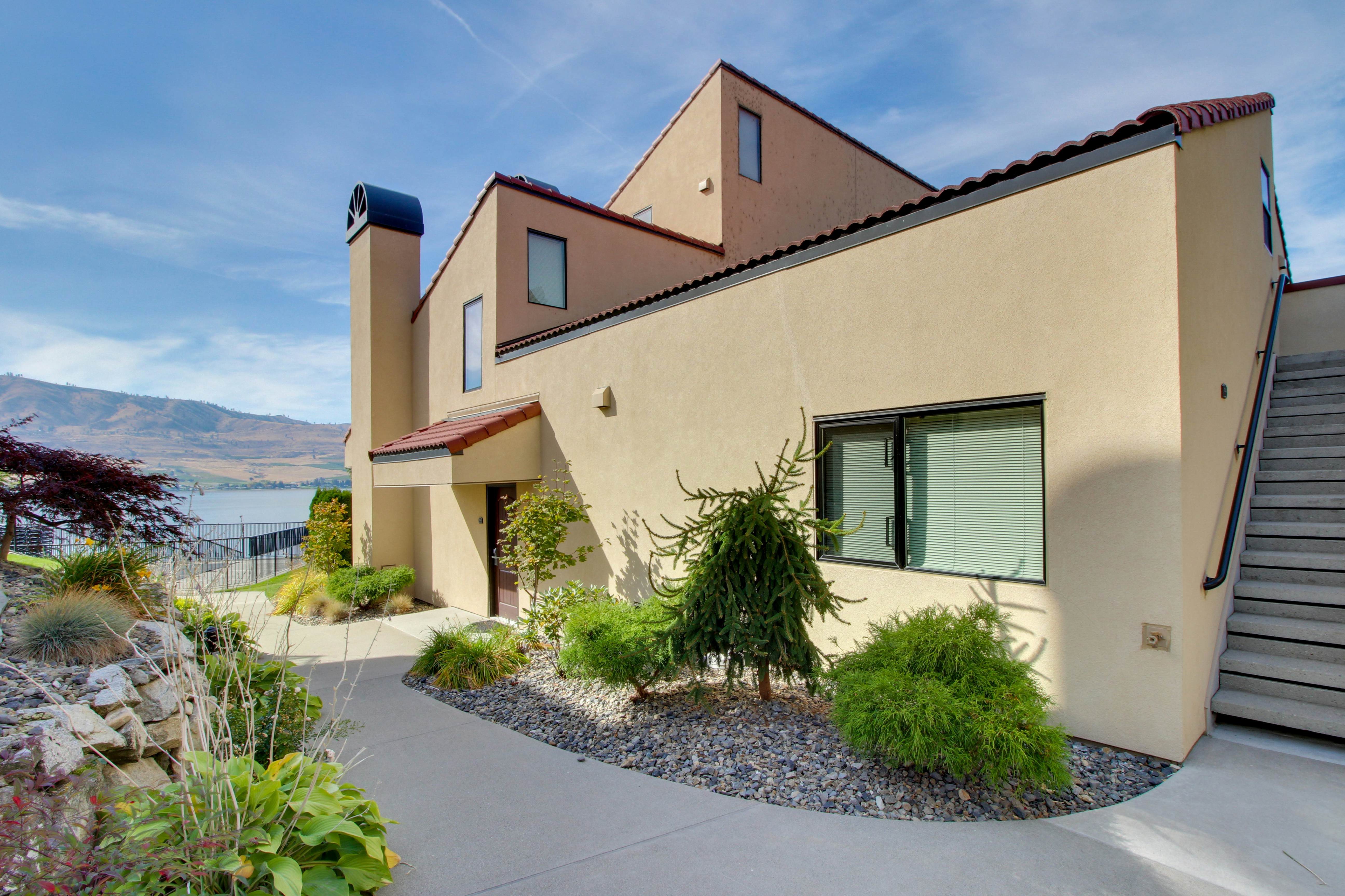 Lake Chelan Shores Rentals Chelan Condo Rentals Vacasa