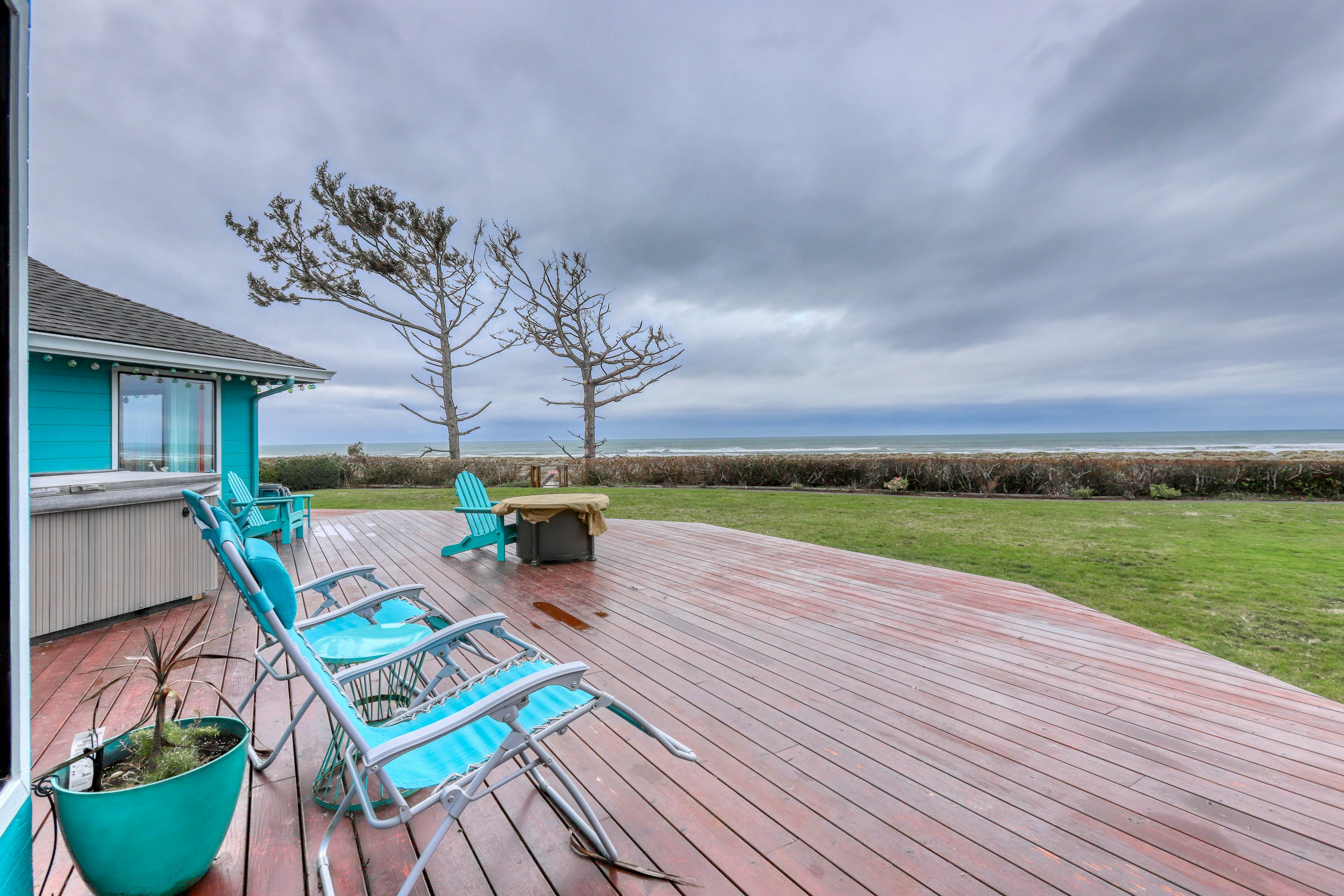 Mermaid Cove 3 BD McKinleyville, CA Vacation Rental Vacasa