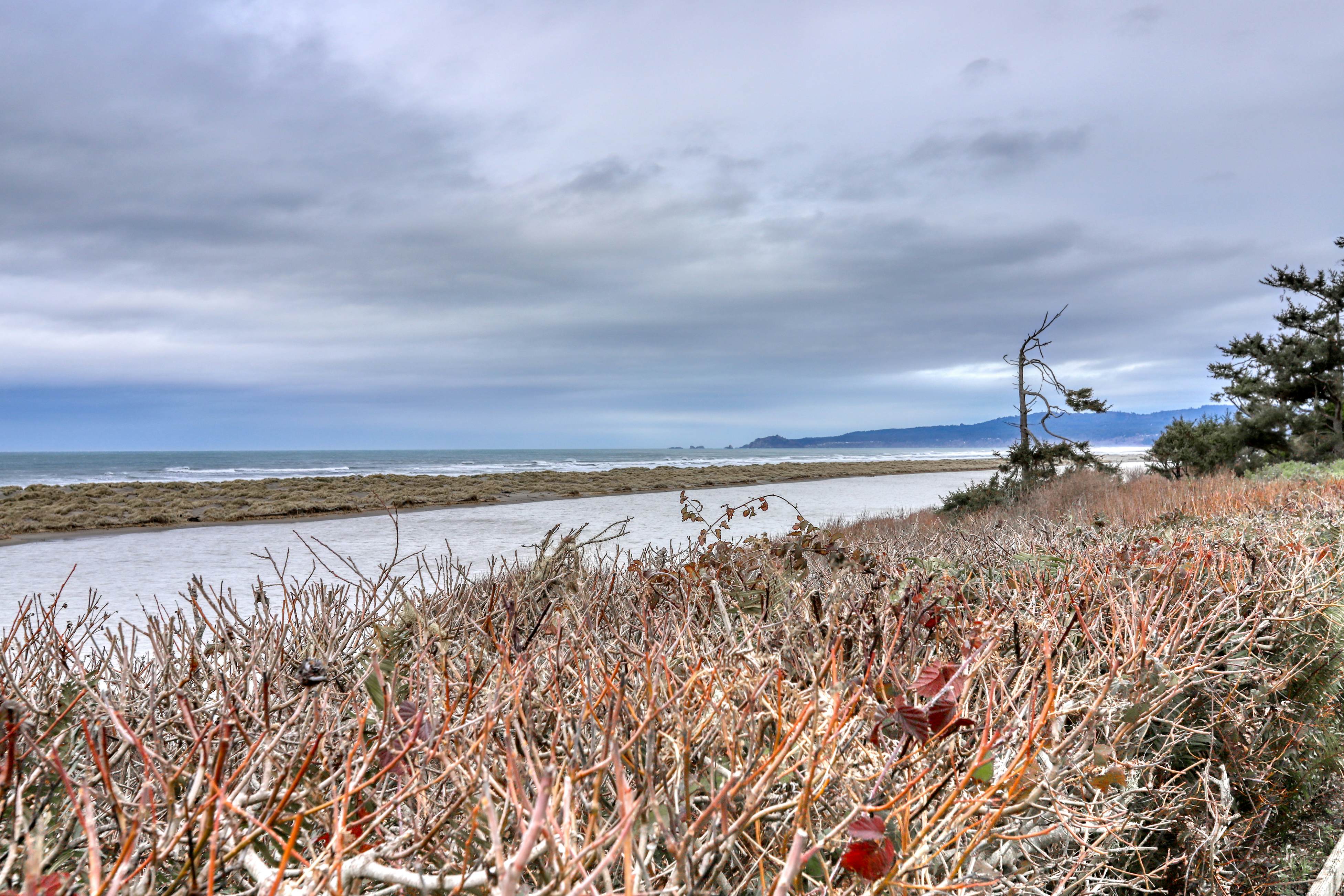 Mermaid Cove 3 BD McKinleyville, CA Vacation Rental Vacasa