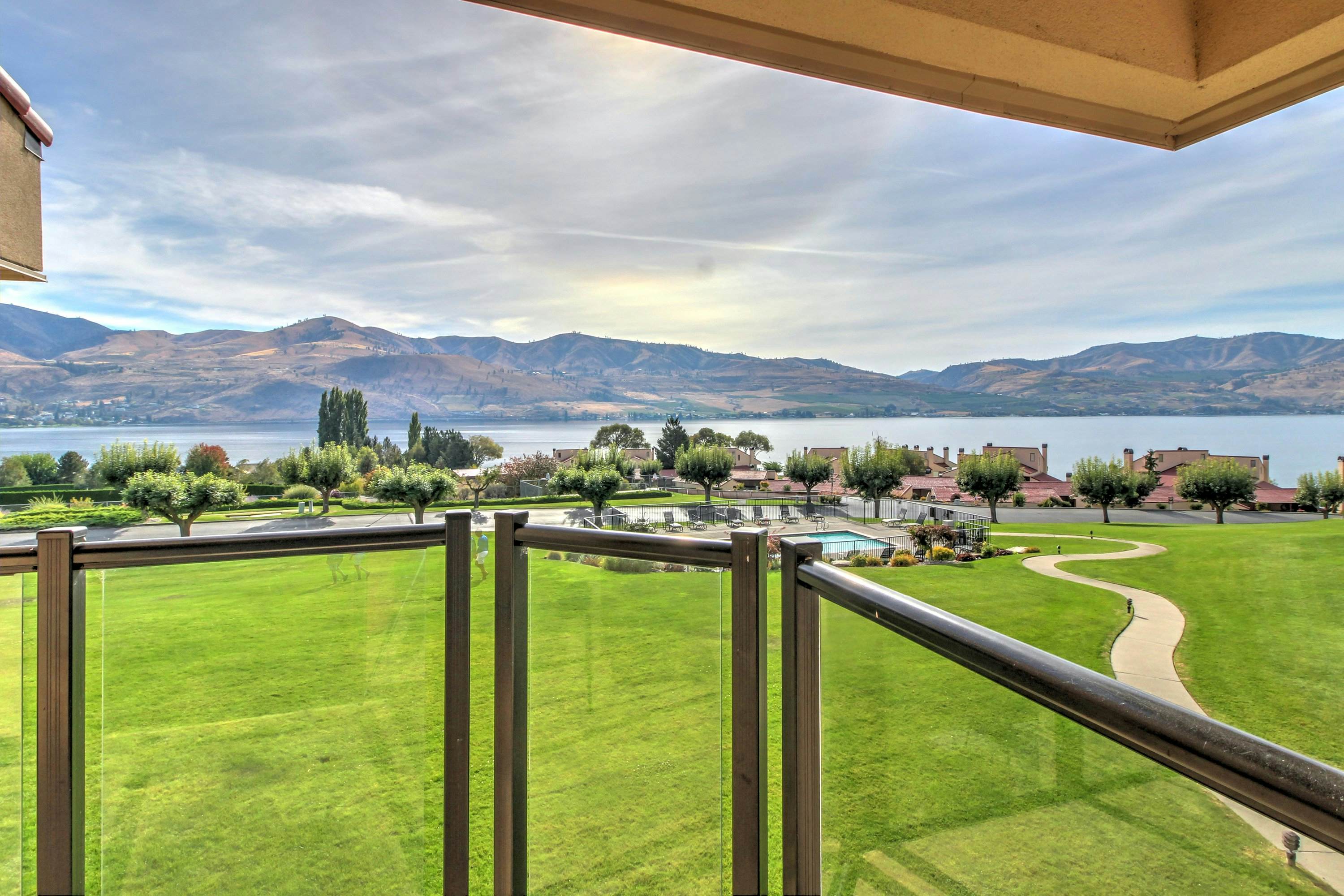 Lake Chelan Shores Rentals Chelan Condo Rentals Vacasa