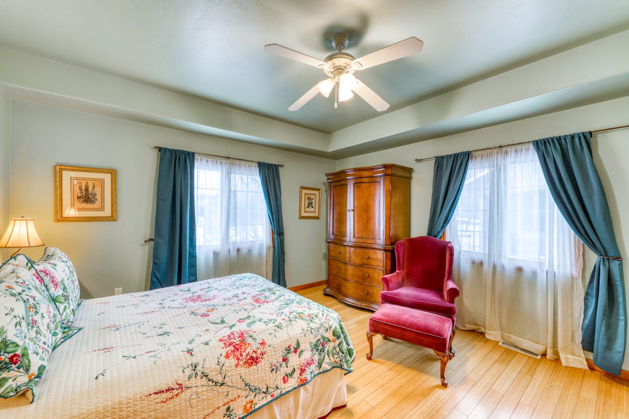 Timberwolf on Cotton Ranch 5 BD Vacation Rental in Gypsum, CO Vacasa