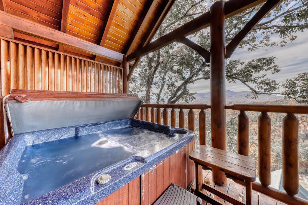 Pigeon Forge Mtn Escape・Hot Tub・Home Theater・Grill — Pigeon Forge, TN — vacation rental