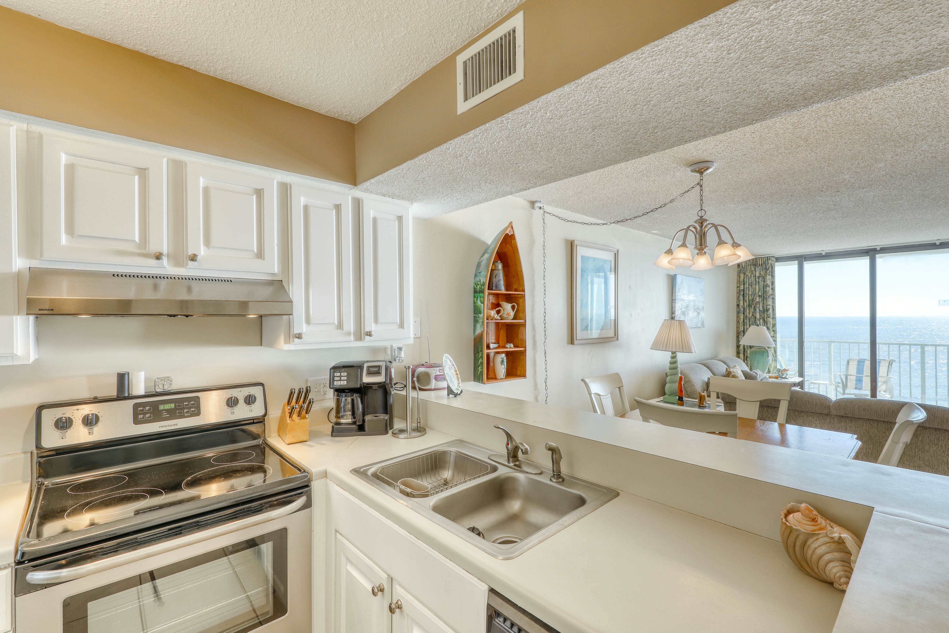 Sands Beach Club 1127